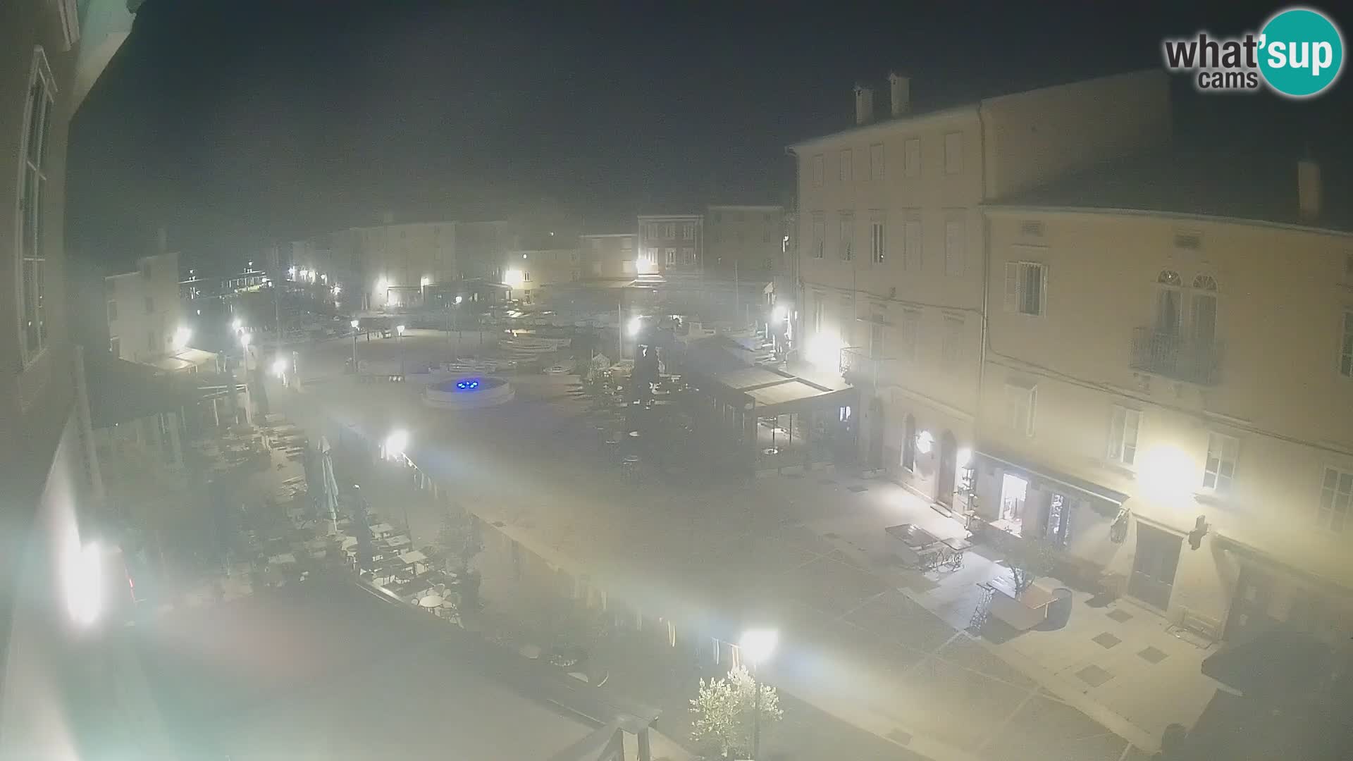 LIVE cam Cres city – place principale et “mandrač” – île de Cres – Croatie