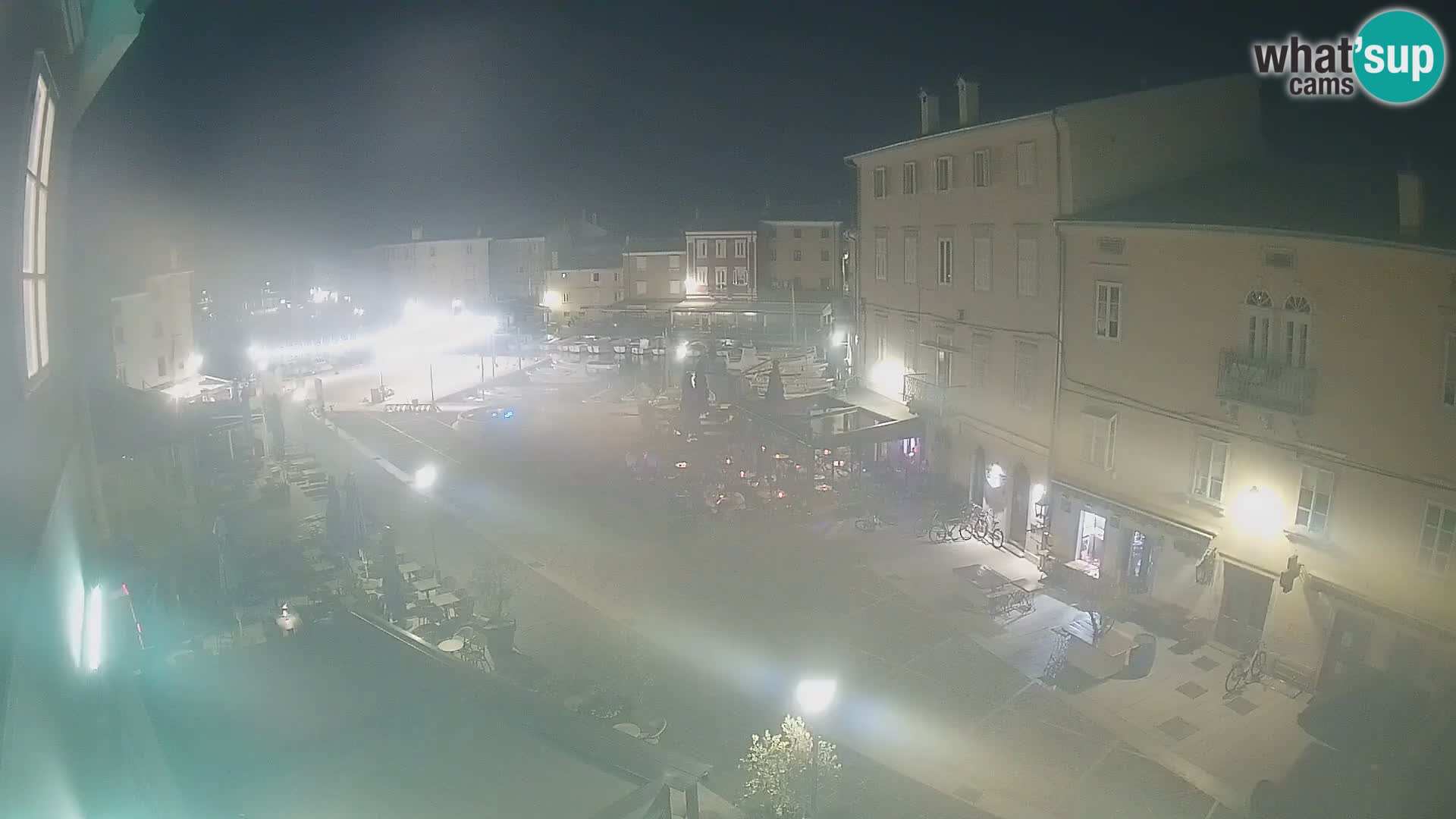 LIVE cam Cres city – place principale et “mandrač” – île de Cres – Croatie