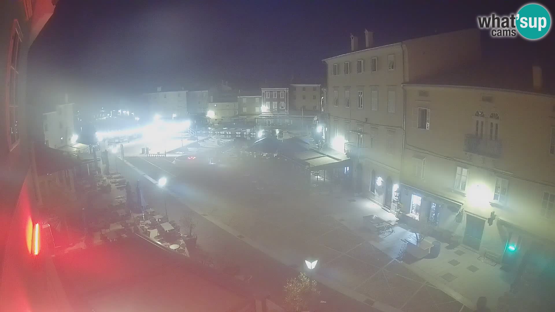 Cámara en vivo ciudad de Cres – plaza principal y “mandrač” – isla de Cres – Croacia