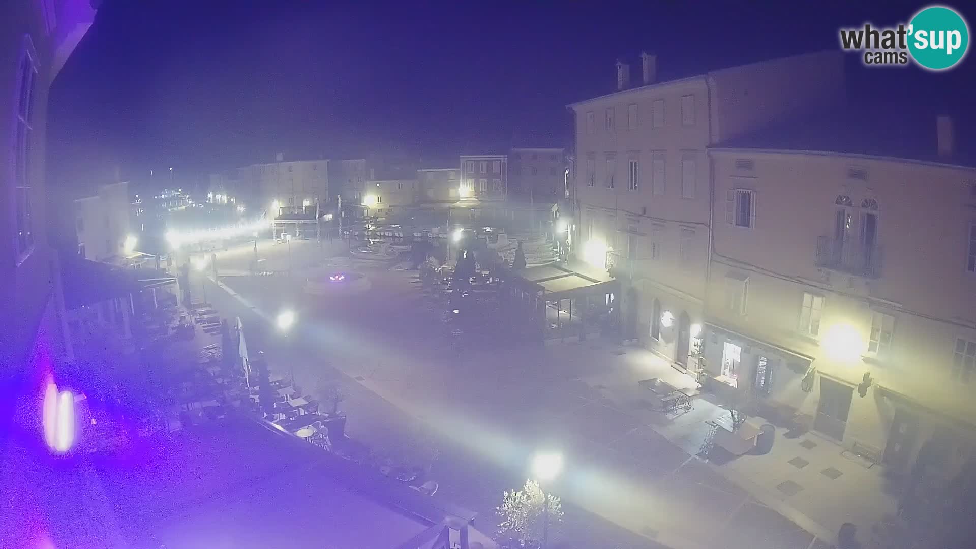 LIVE cam Cres city – place principale et “mandrač” – île de Cres – Croatie