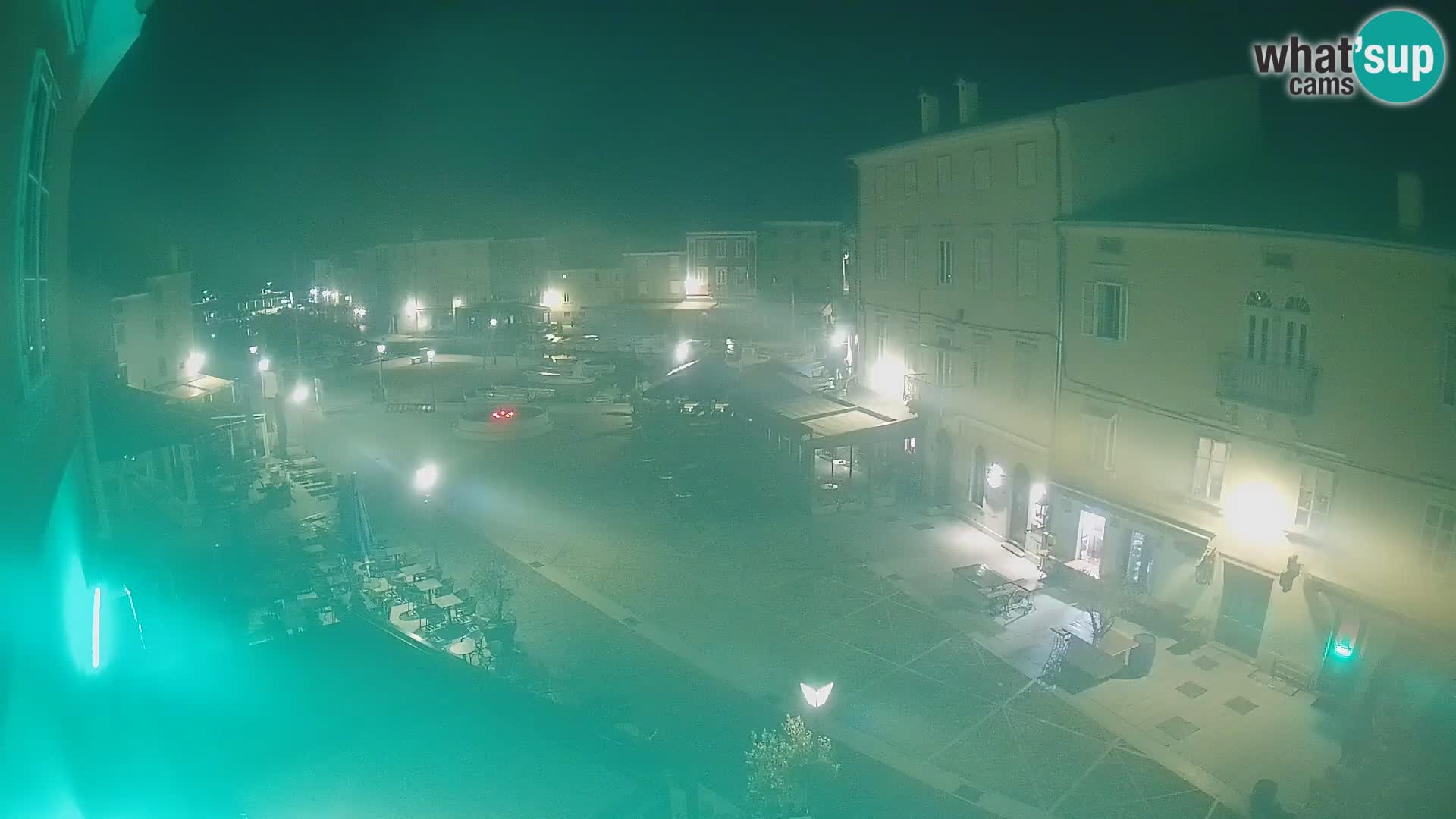 Cámara en vivo ciudad de Cres – plaza principal y “mandrač” – isla de Cres – Croacia