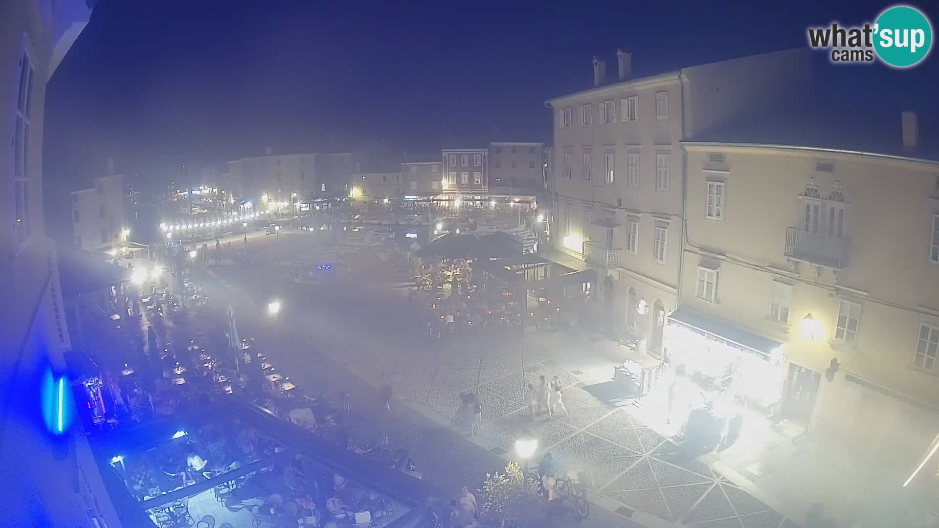 Cámara en vivo ciudad de Cres – plaza principal y “mandrač” – isla de Cres – Croacia