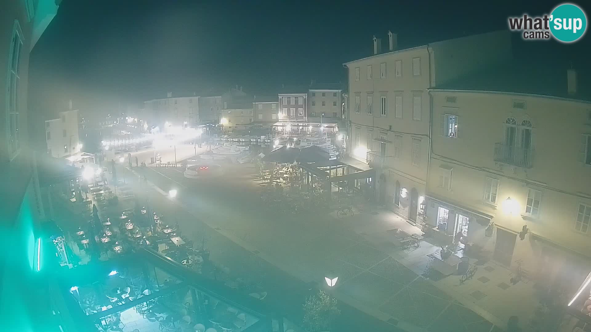 Cámara en vivo ciudad de Cres – plaza principal y “mandrač” – isla de Cres – Croacia