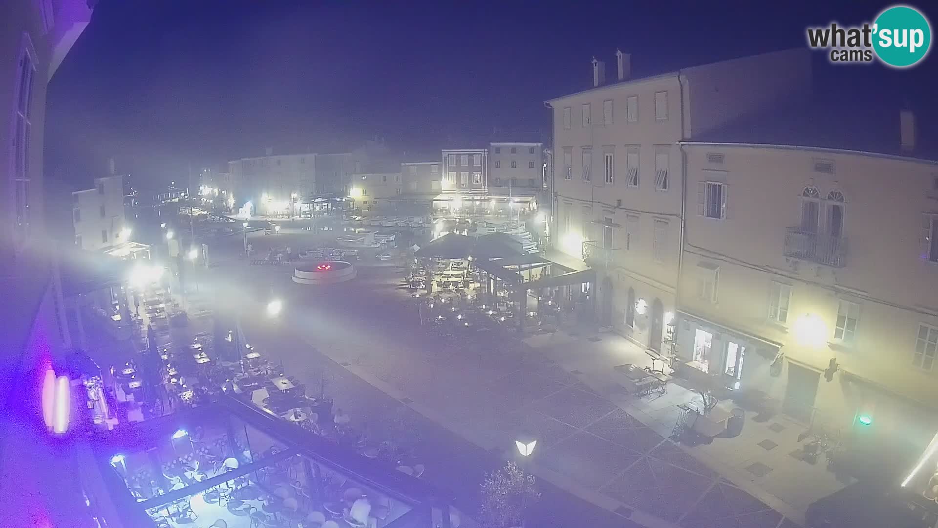 Cámara en vivo ciudad de Cres – plaza principal y “mandrač” – isla de Cres – Croacia