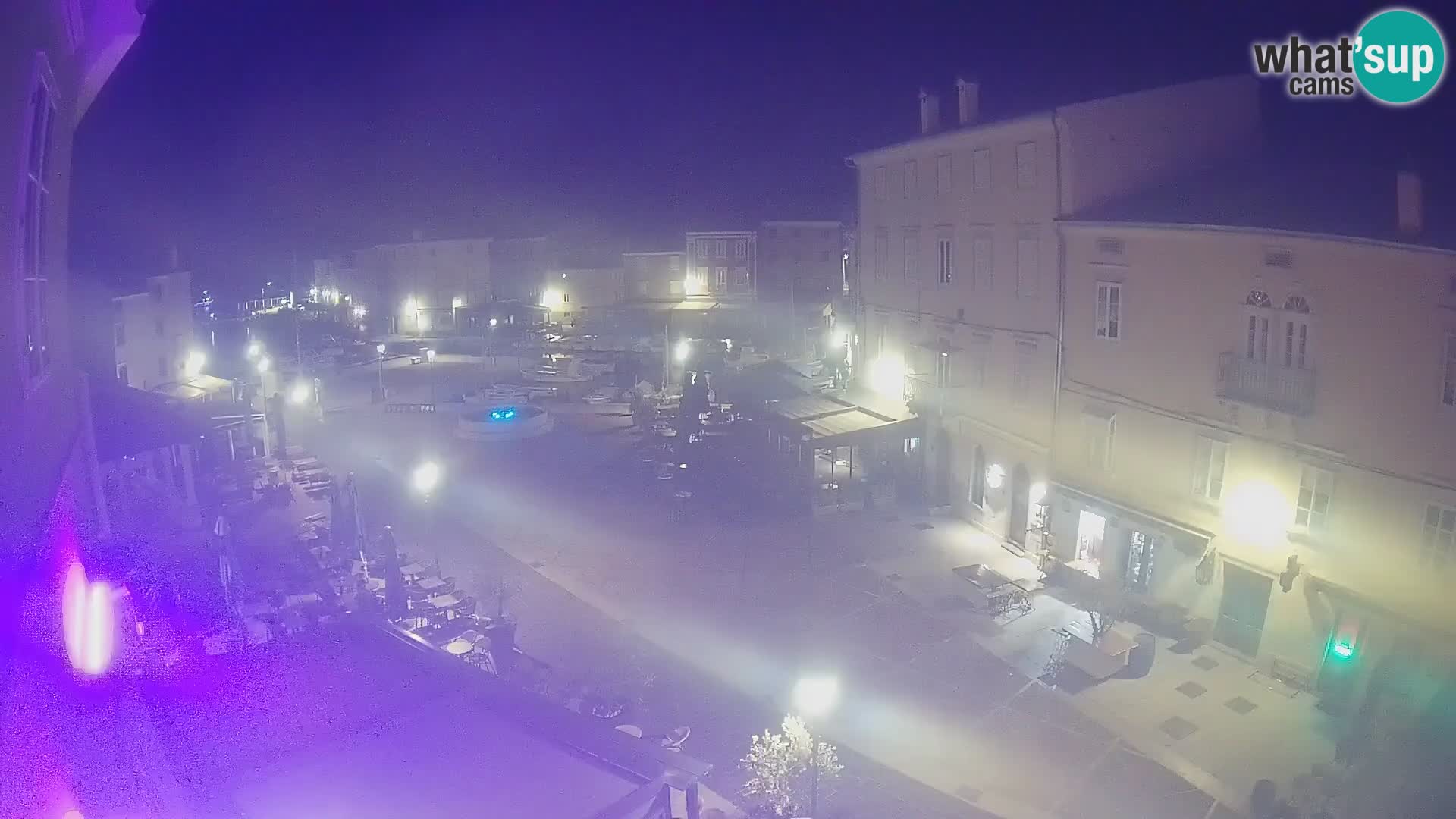 LIVE cam Cres city – place principale et “mandrač” – île de Cres – Croatie