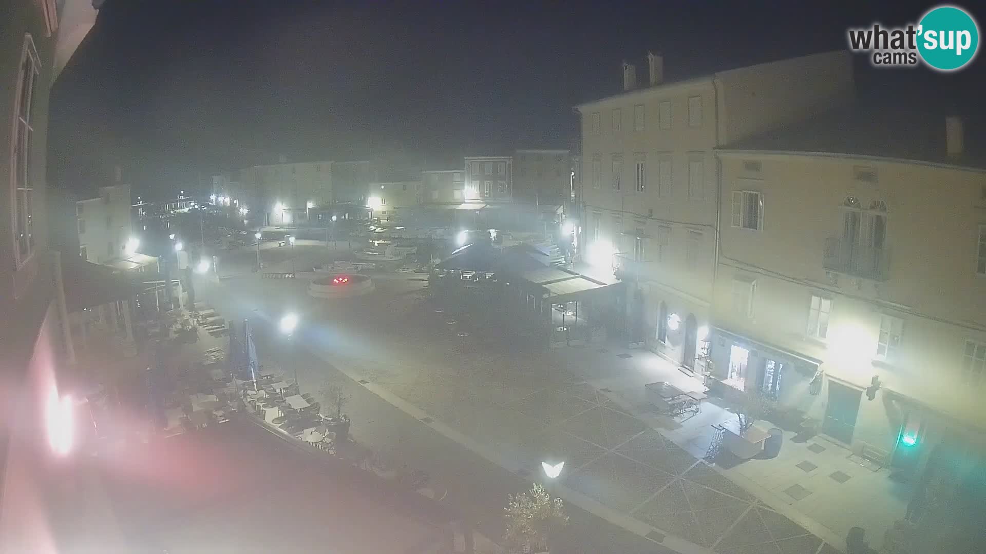 Cámara en vivo ciudad de Cres – plaza principal y “mandrač” – isla de Cres – Croacia