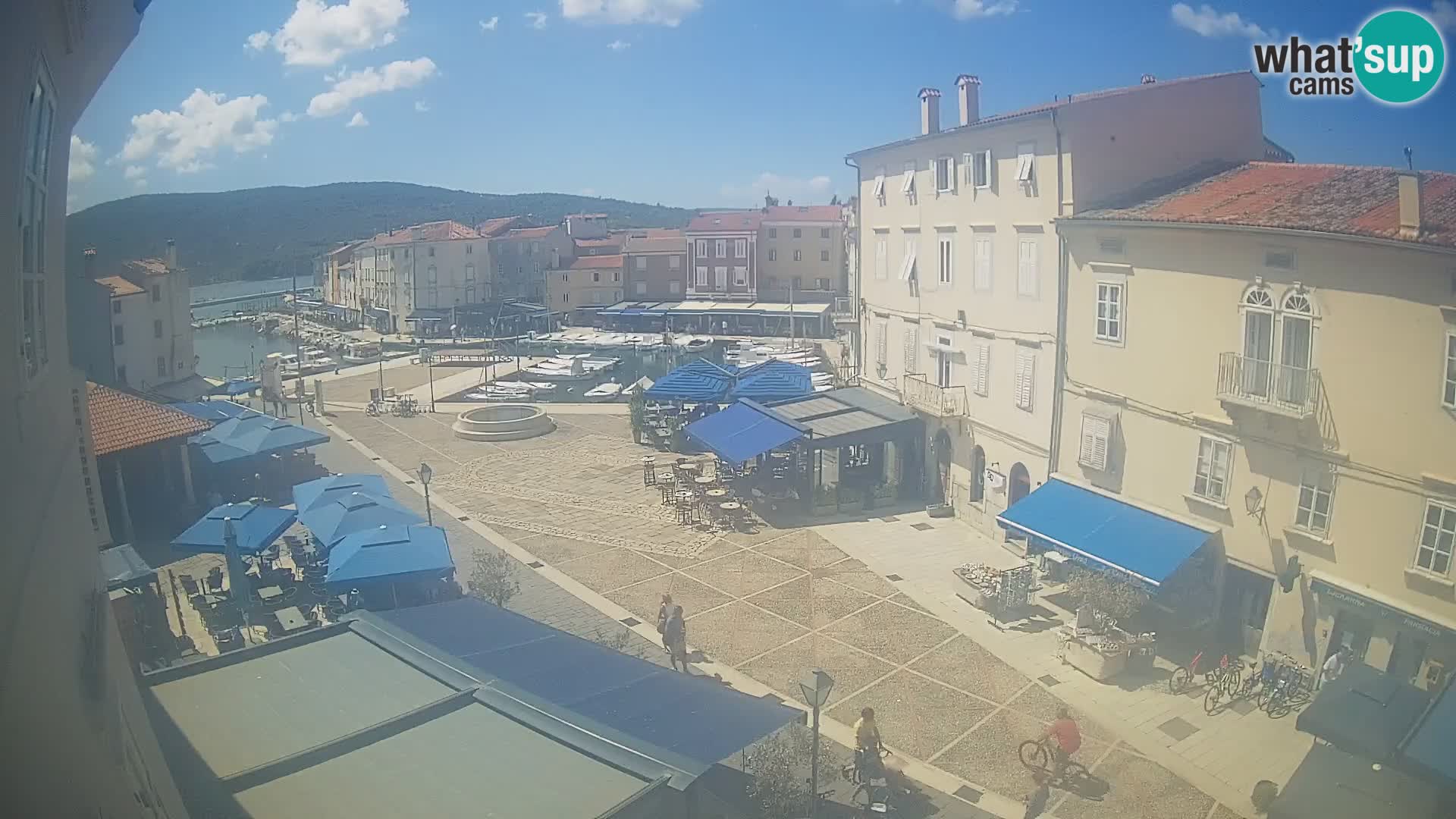 LIVE cam Cres città – piazza principale e “mandrač” – isola di Cherso – Croazia