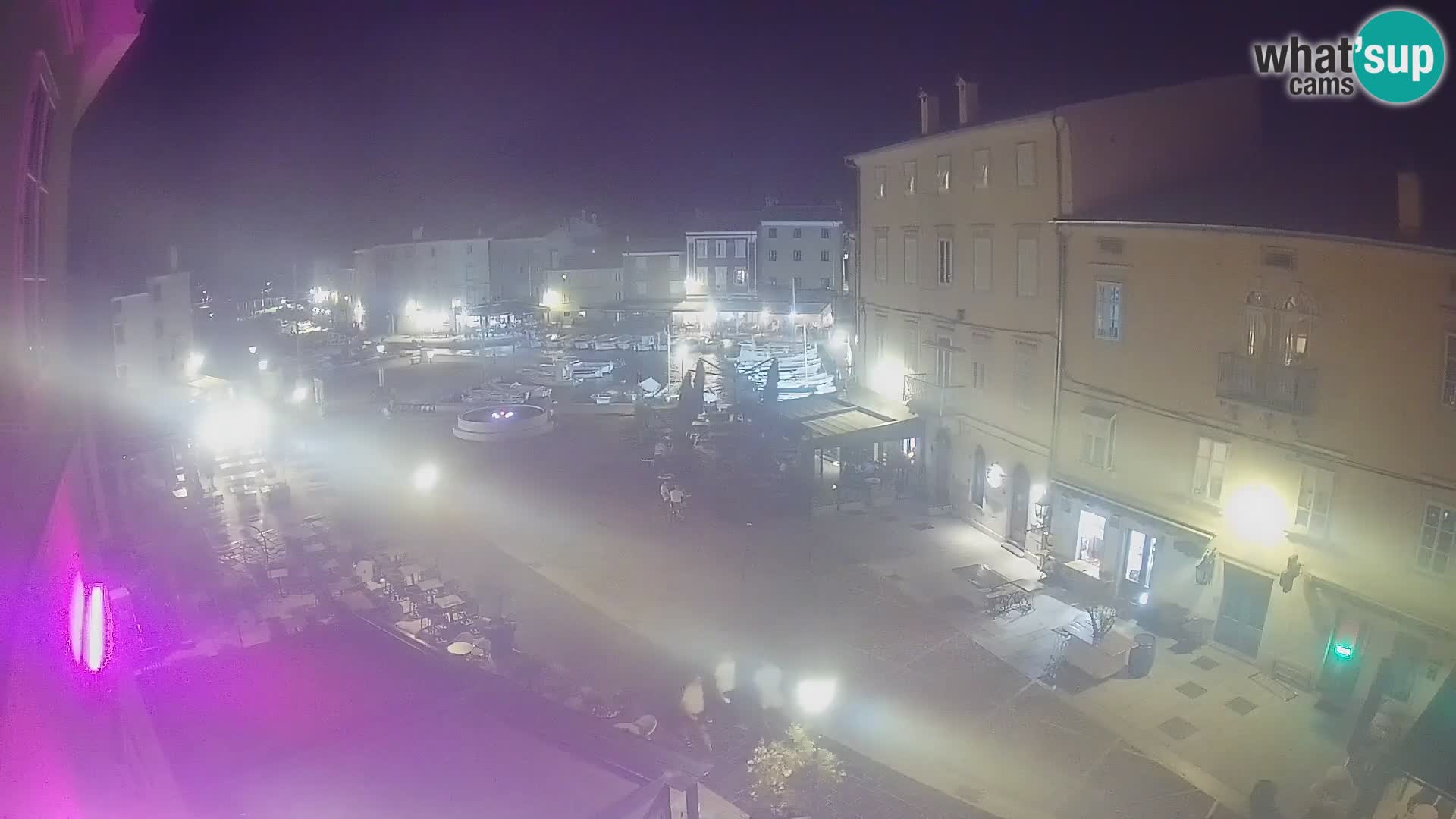 LIVE cam Cres city – place principale et “mandrač” – île de Cres – Croatie