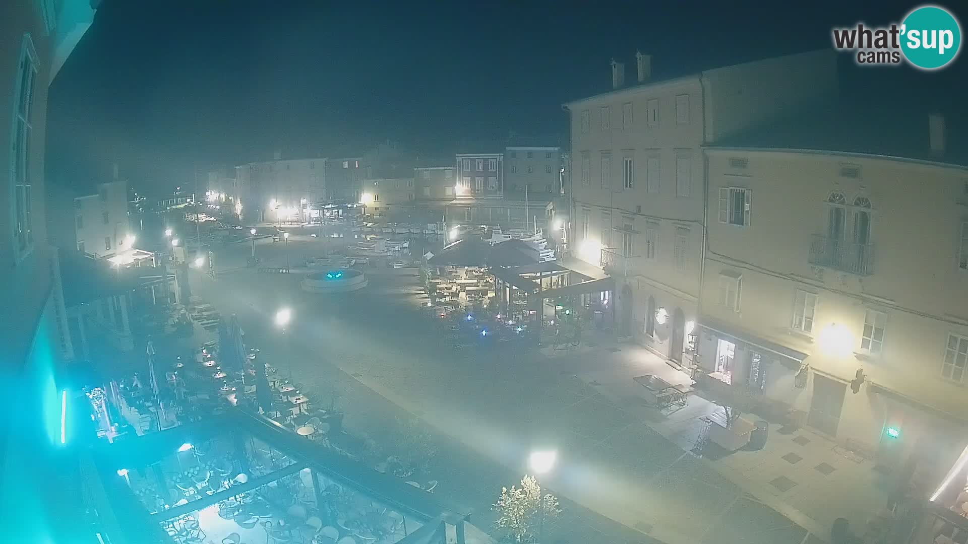 LIVE cam Cres city – place principale et “mandrač” – île de Cres – Croatie