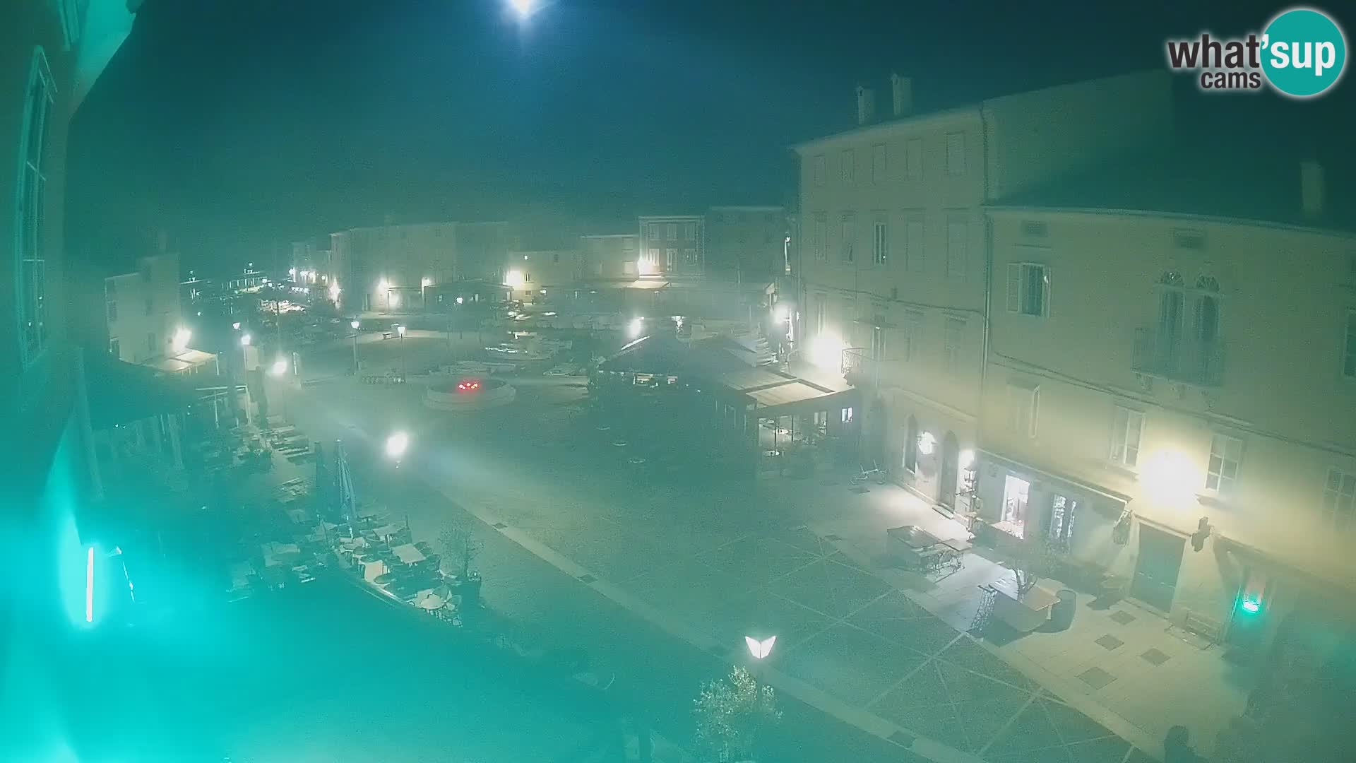 LIVE cam Cres city – place principale et “mandrač” – île de Cres – Croatie