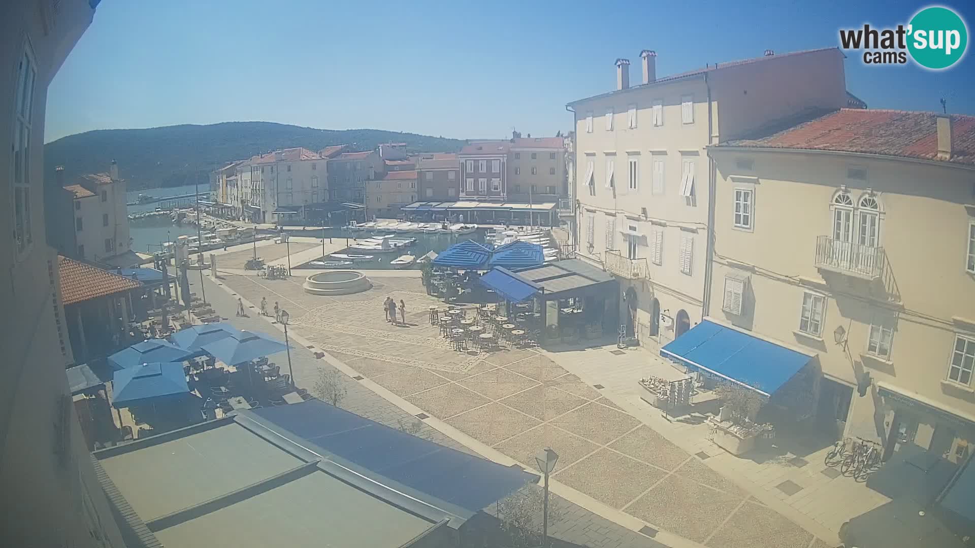 Cámara en vivo ciudad de Cres – plaza principal y “mandrač” – isla de Cres – Croacia