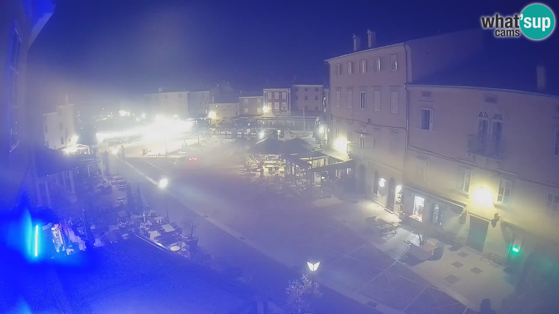Cámara en vivo ciudad de Cres – plaza principal y “mandrač” – isla de Cres – Croacia