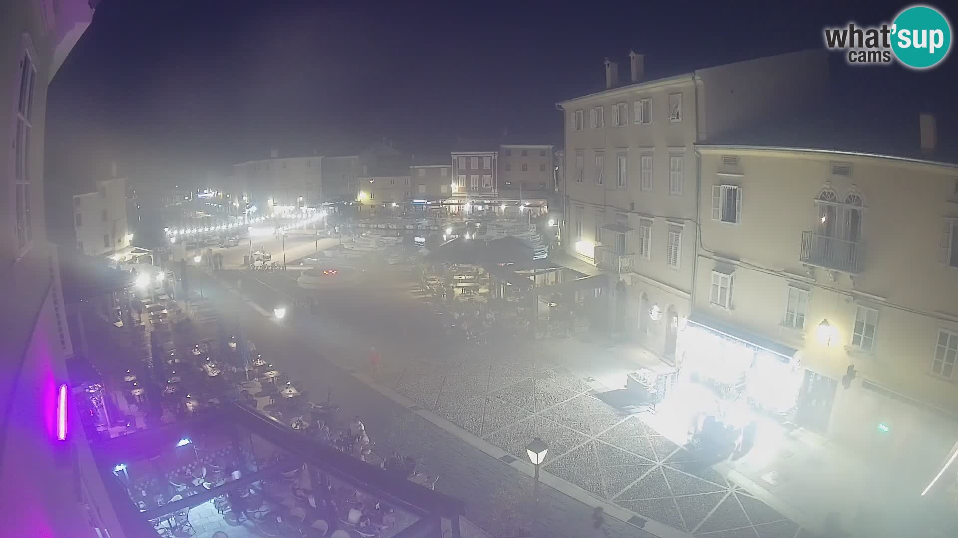 Cámara en vivo ciudad de Cres – plaza principal y “mandrač” – isla de Cres – Croacia