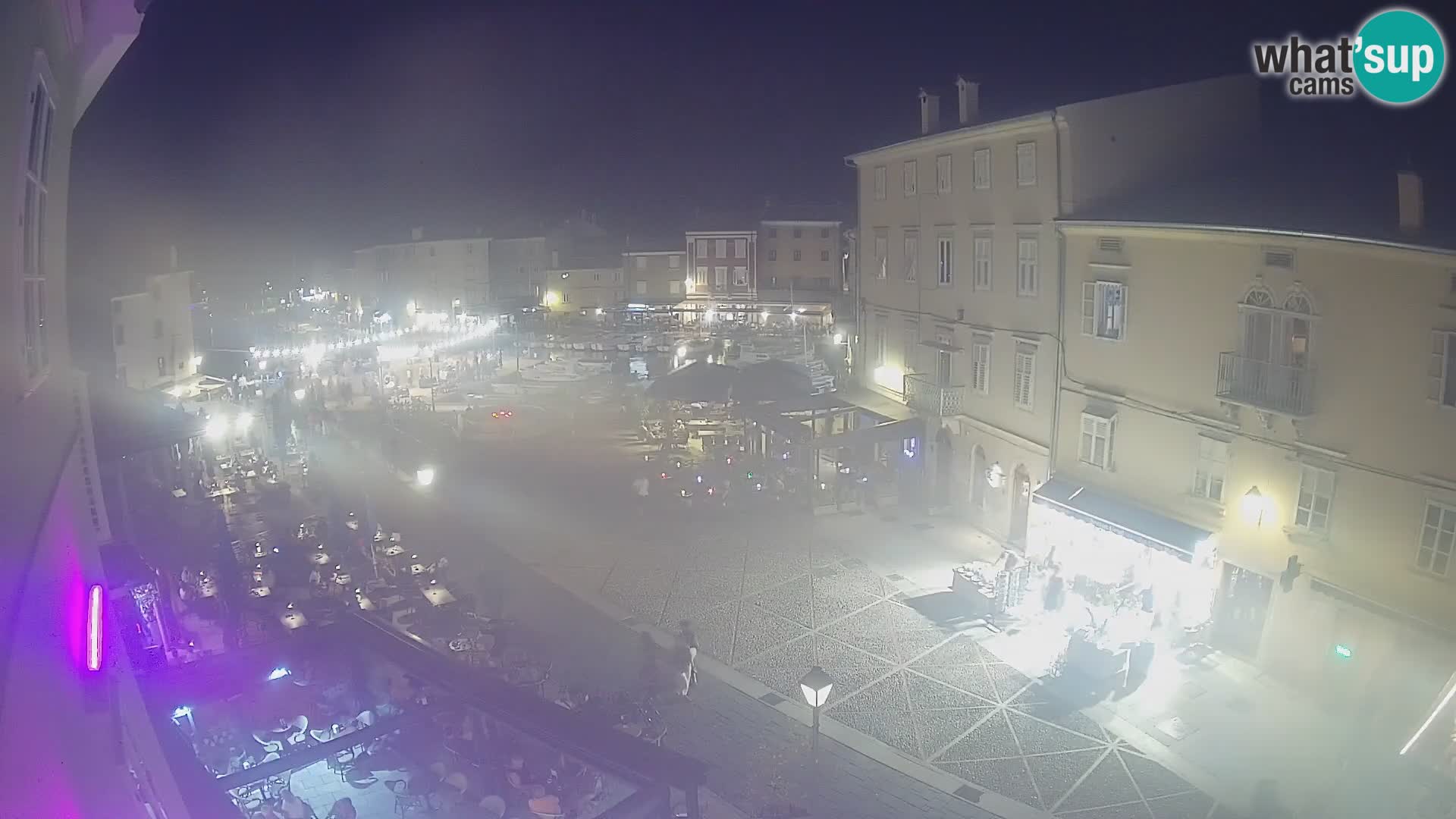 Cámara en vivo ciudad de Cres – plaza principal y “mandrač” – isla de Cres – Croacia