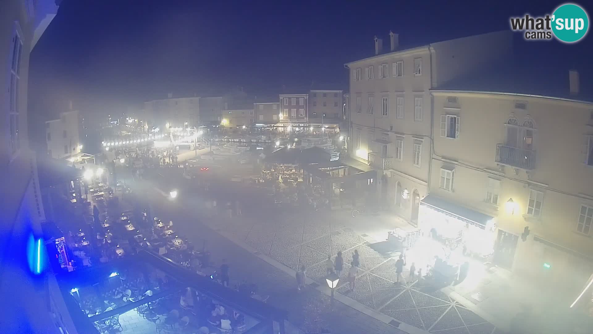 Cámara en vivo ciudad de Cres – plaza principal y “mandrač” – isla de Cres – Croacia