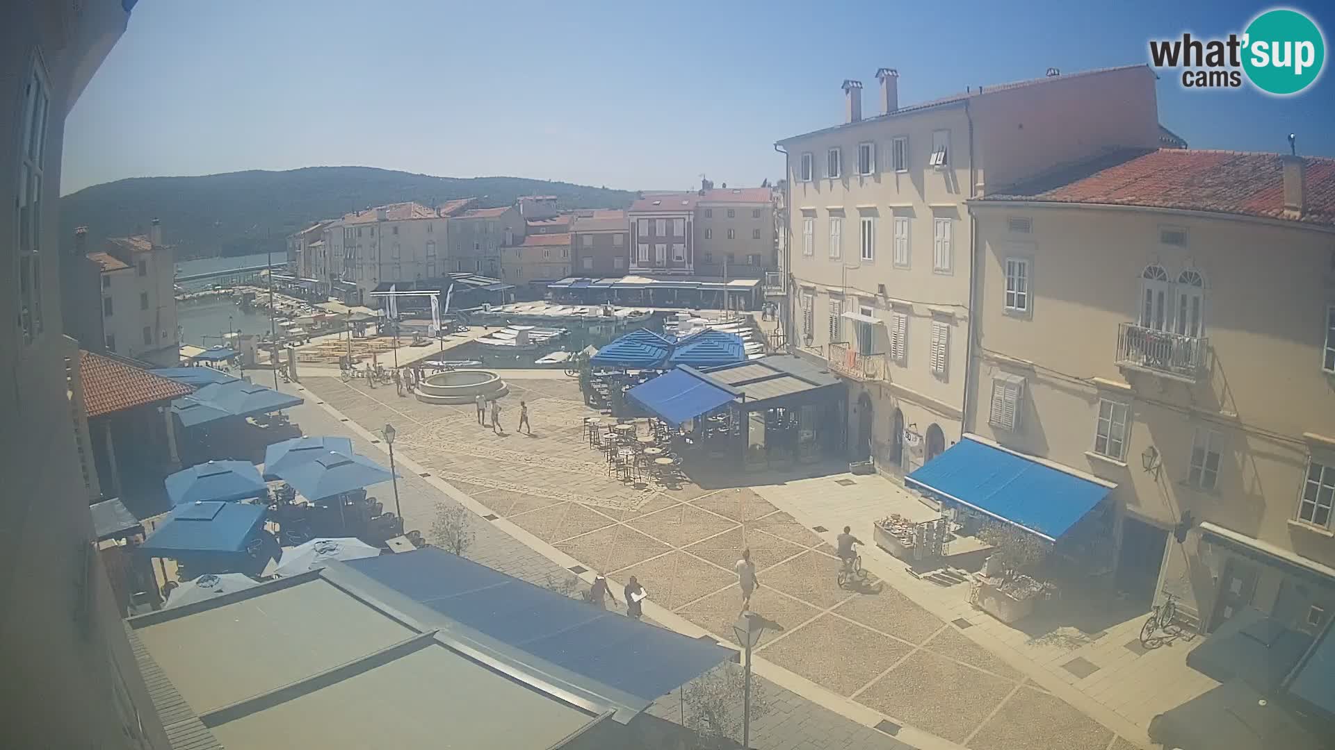 LIVE cam Cres Stadt – Hauptplatz und “mandrač” – Cres Insel – Kroatien