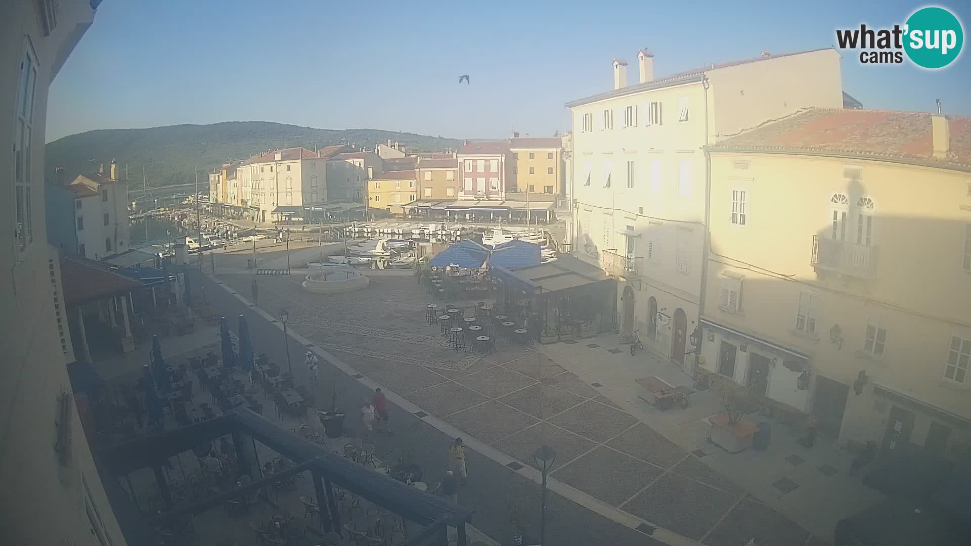 LIVE cam Cres city – place principale et “mandrač” – île de Cres – Croatie