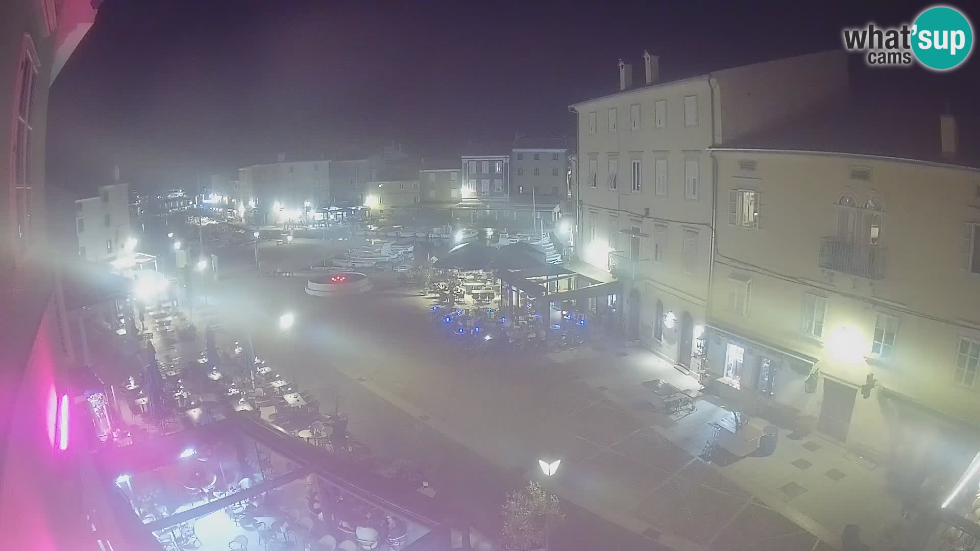 Cámara en vivo ciudad de Cres – plaza principal y “mandrač” – isla de Cres – Croacia