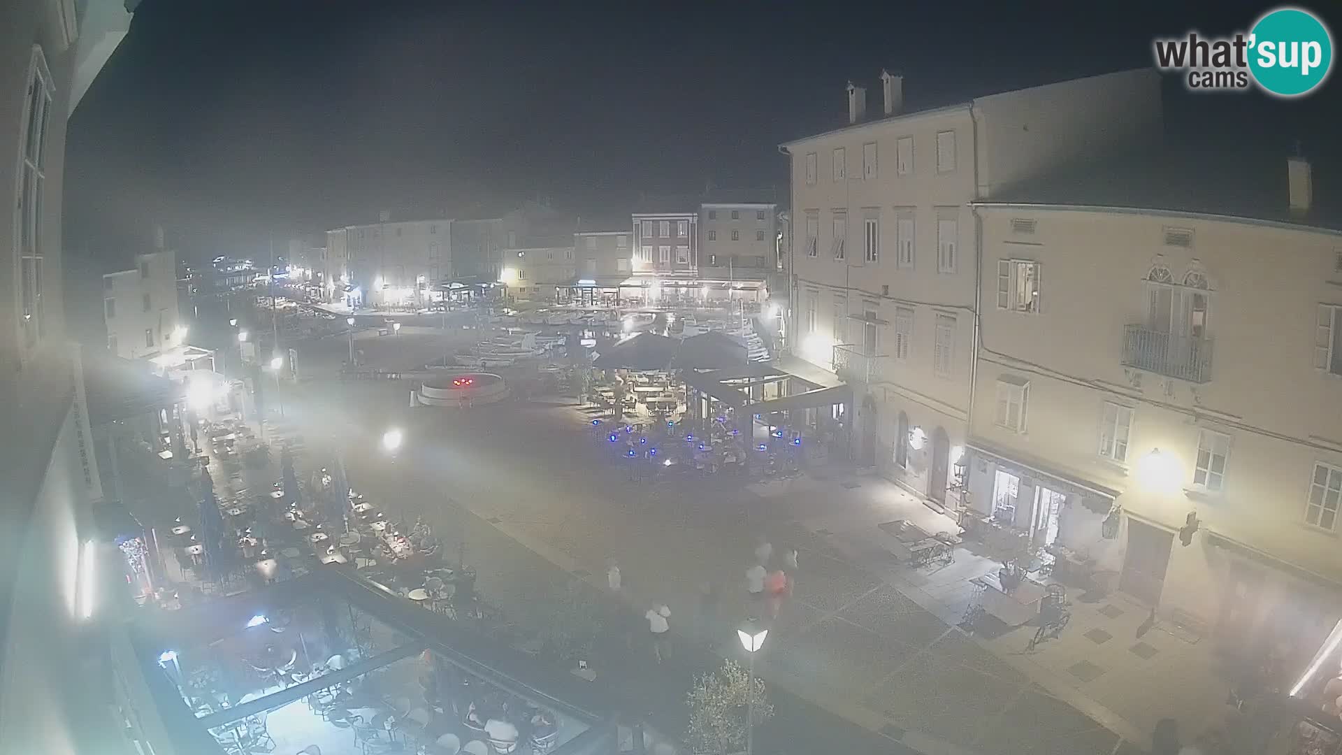 Cámara en vivo ciudad de Cres – plaza principal y “mandrač” – isla de Cres – Croacia