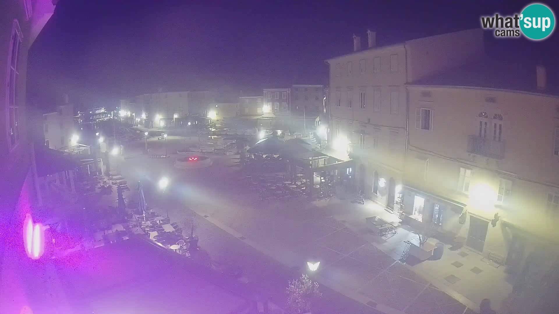 Cámara en vivo ciudad de Cres – plaza principal y “mandrač” – isla de Cres – Croacia