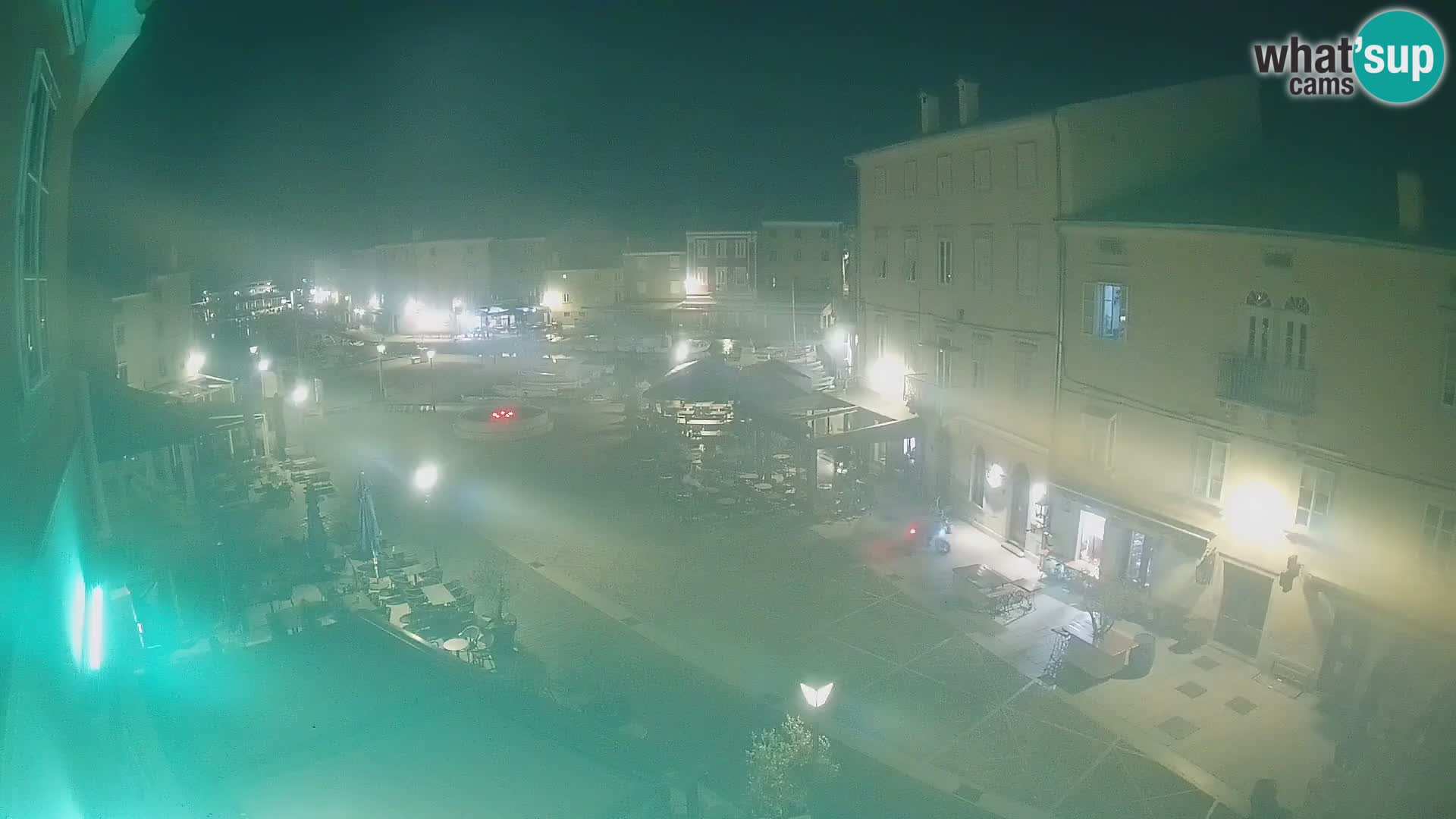 Cámara en vivo ciudad de Cres – plaza principal y “mandrač” – isla de Cres – Croacia