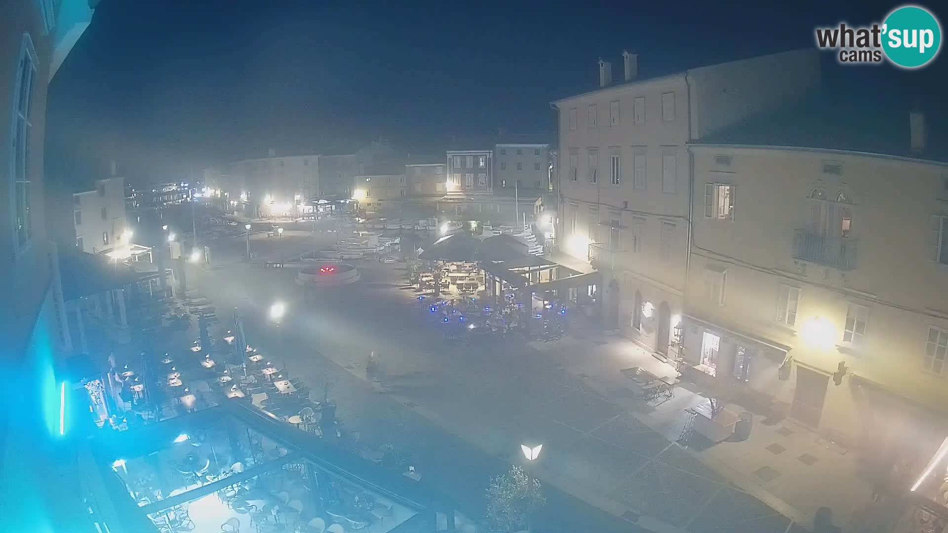 LIVE cam Cres city – place principale et “mandrač” – île de Cres – Croatie