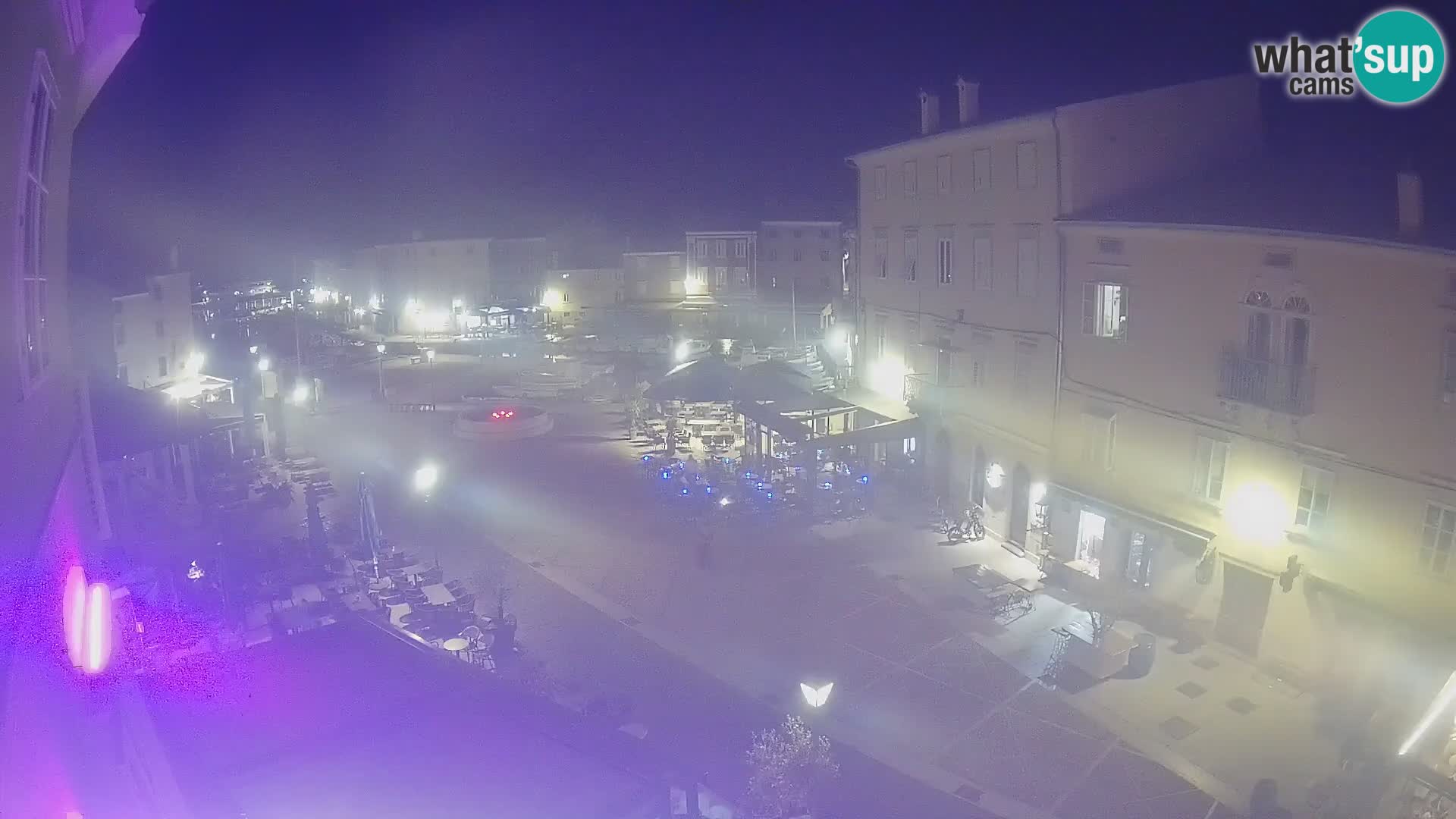 Cámara en vivo ciudad de Cres – plaza principal y “mandrač” – isla de Cres – Croacia