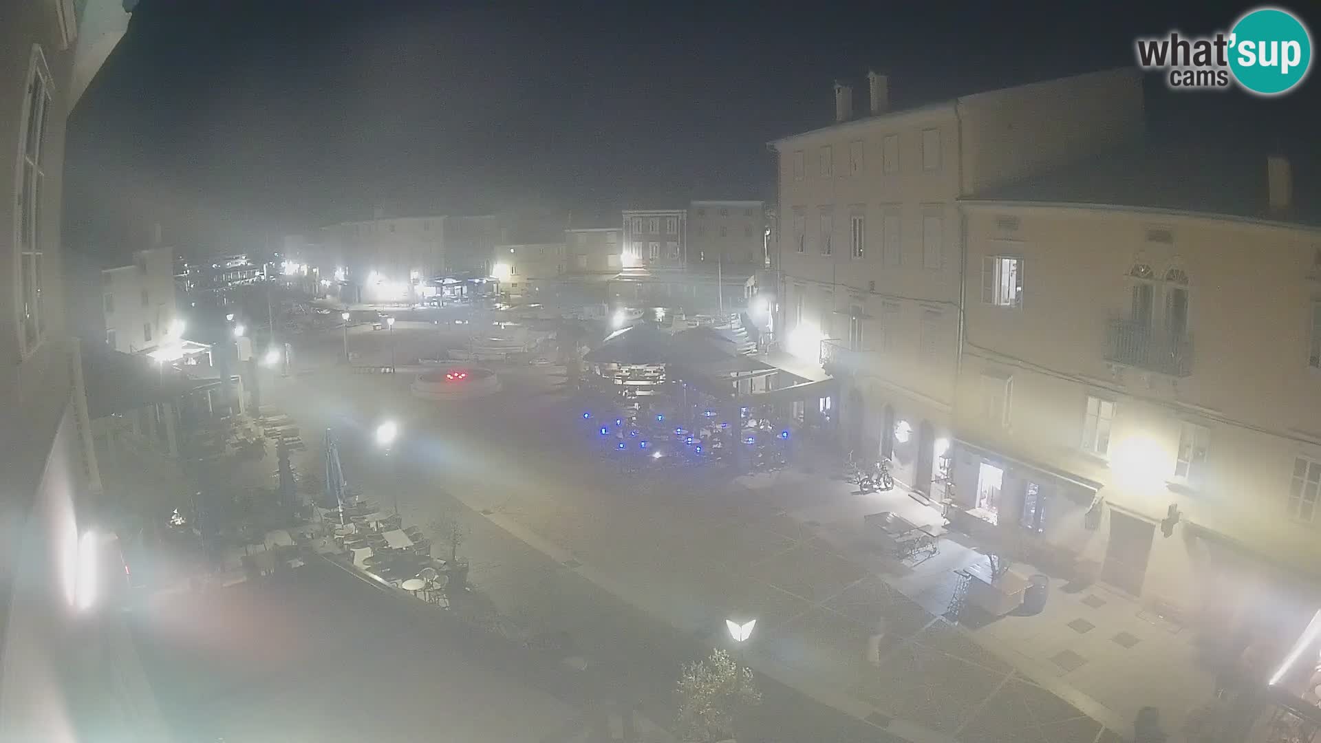 LIVE cam Cres city – place principale et “mandrač” – île de Cres – Croatie