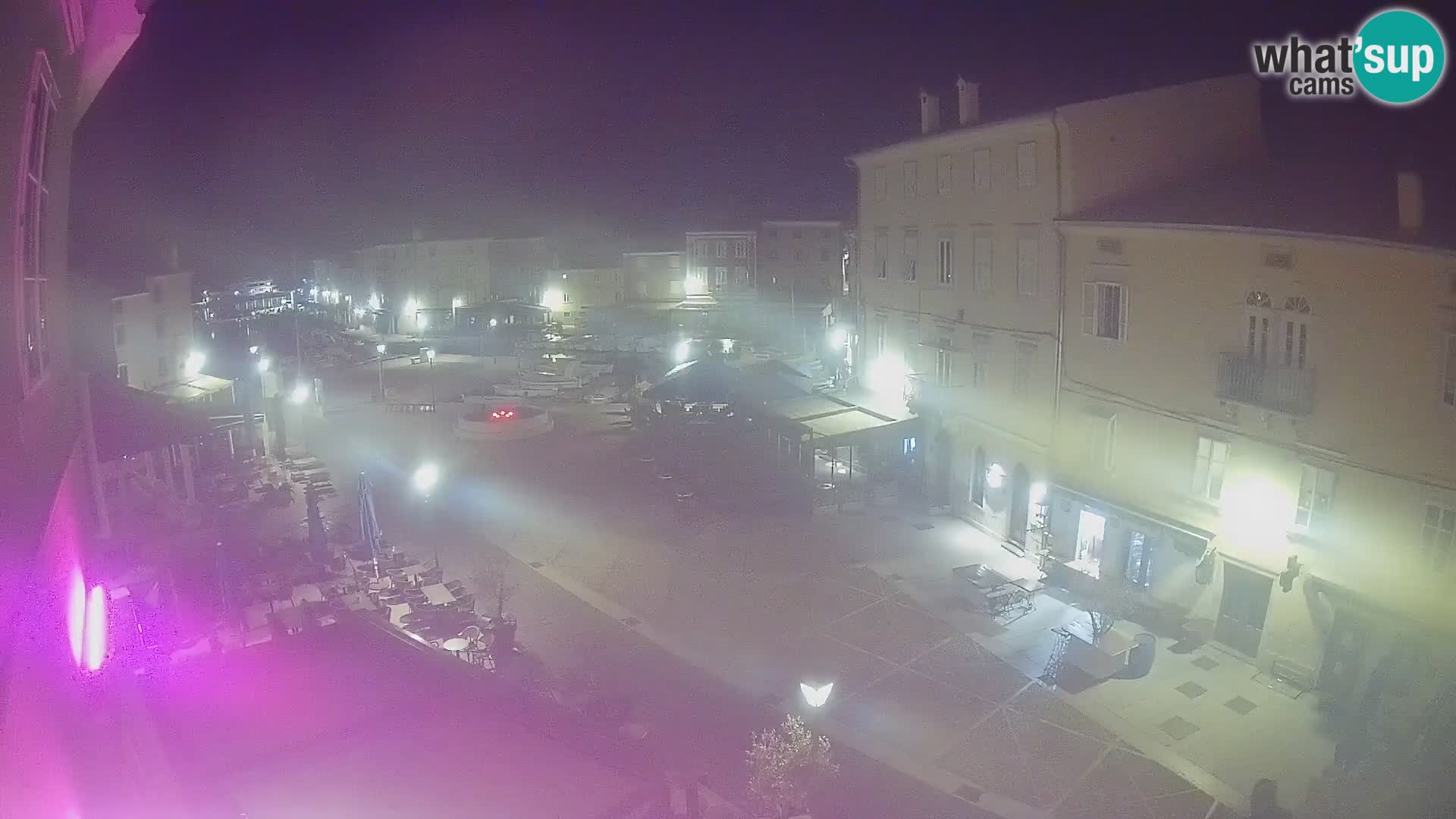Cámara en vivo ciudad de Cres – plaza principal y “mandrač” – isla de Cres – Croacia