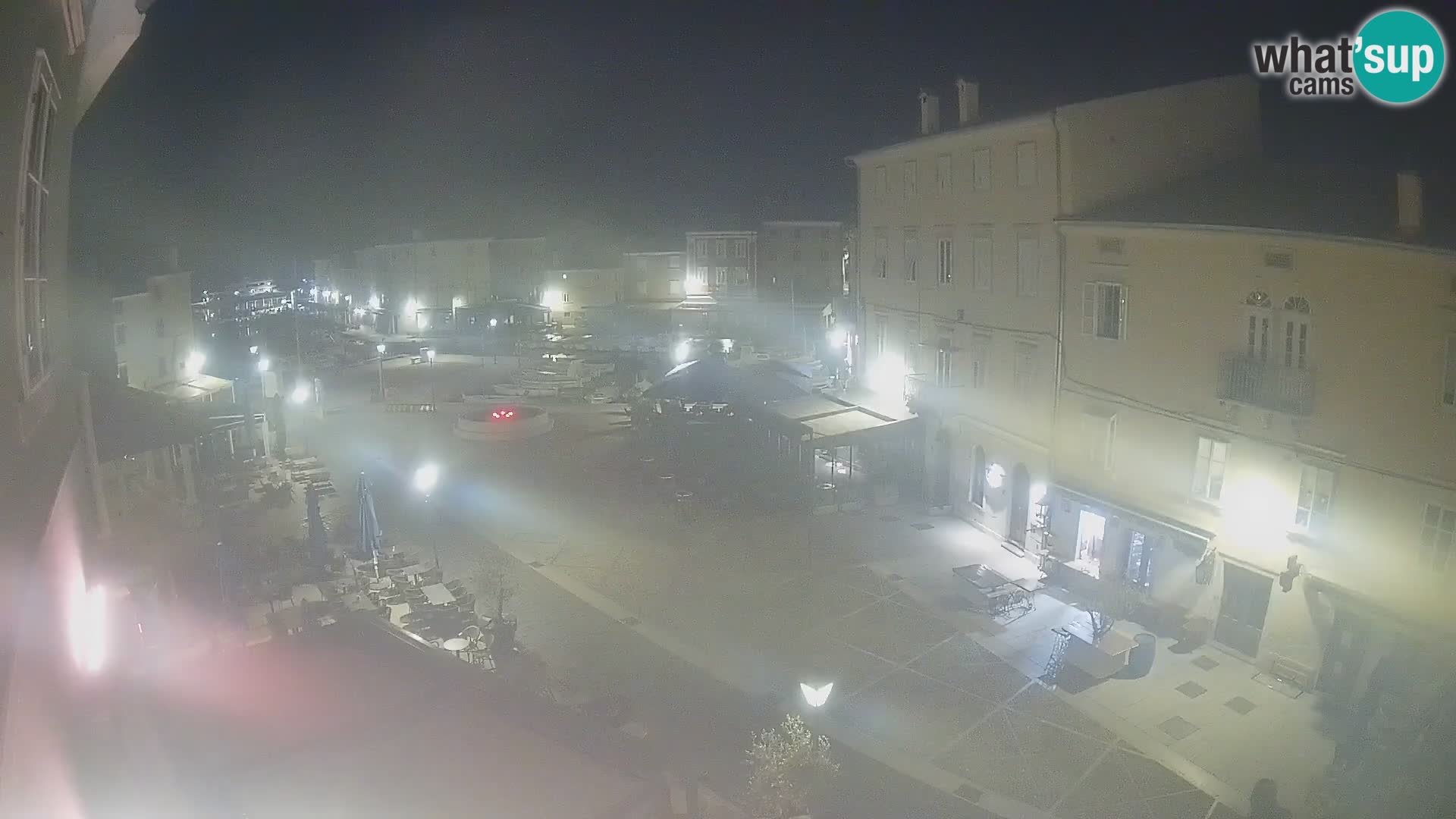 Cámara en vivo ciudad de Cres – plaza principal y “mandrač” – isla de Cres – Croacia