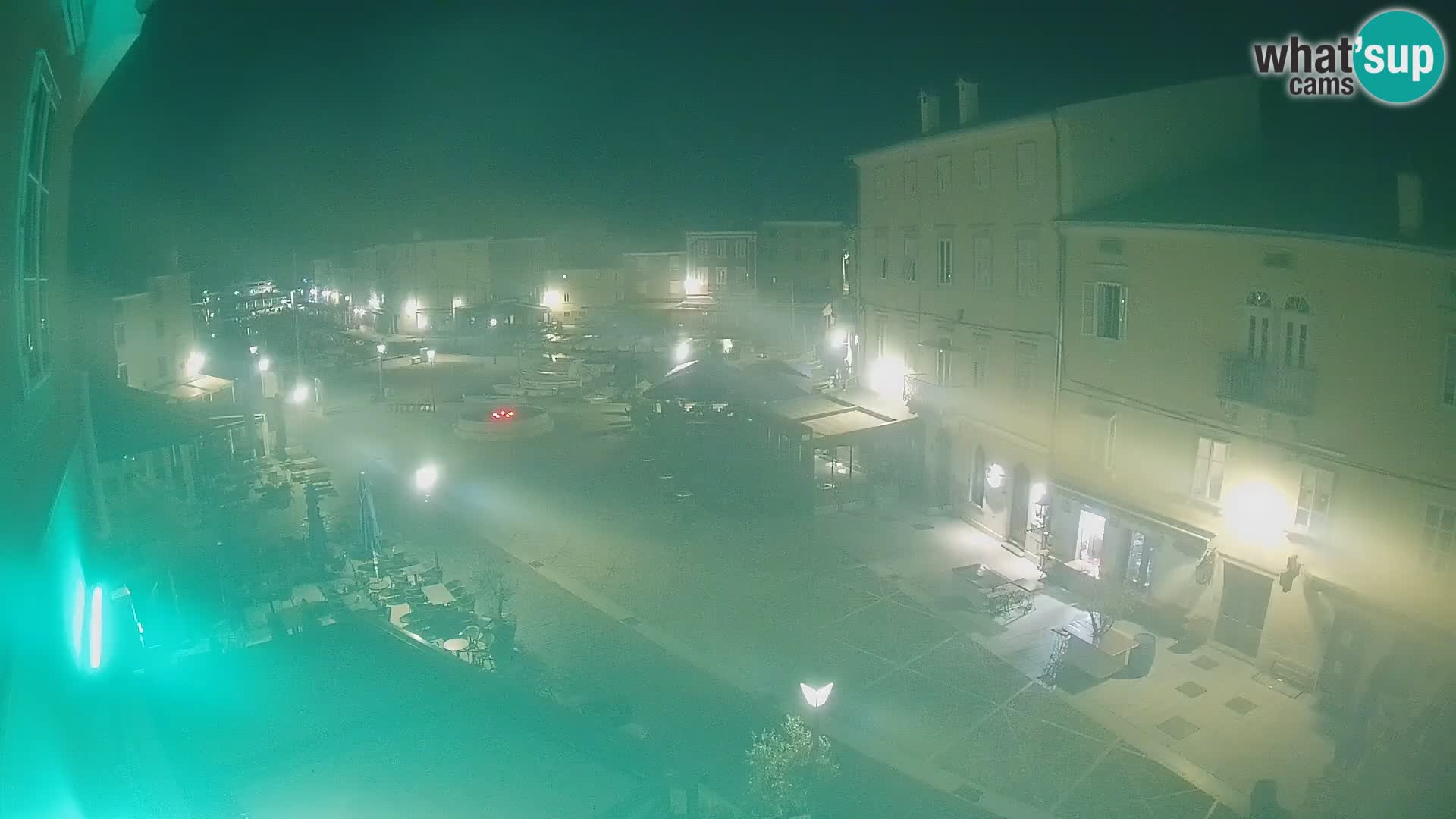 LIVE cam Cres city – place principale et “mandrač” – île de Cres – Croatie