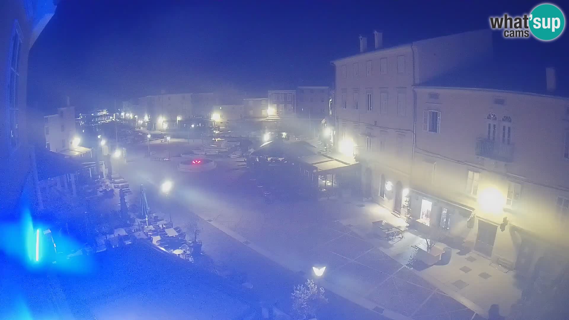 Cámara en vivo ciudad de Cres – plaza principal y “mandrač” – isla de Cres – Croacia