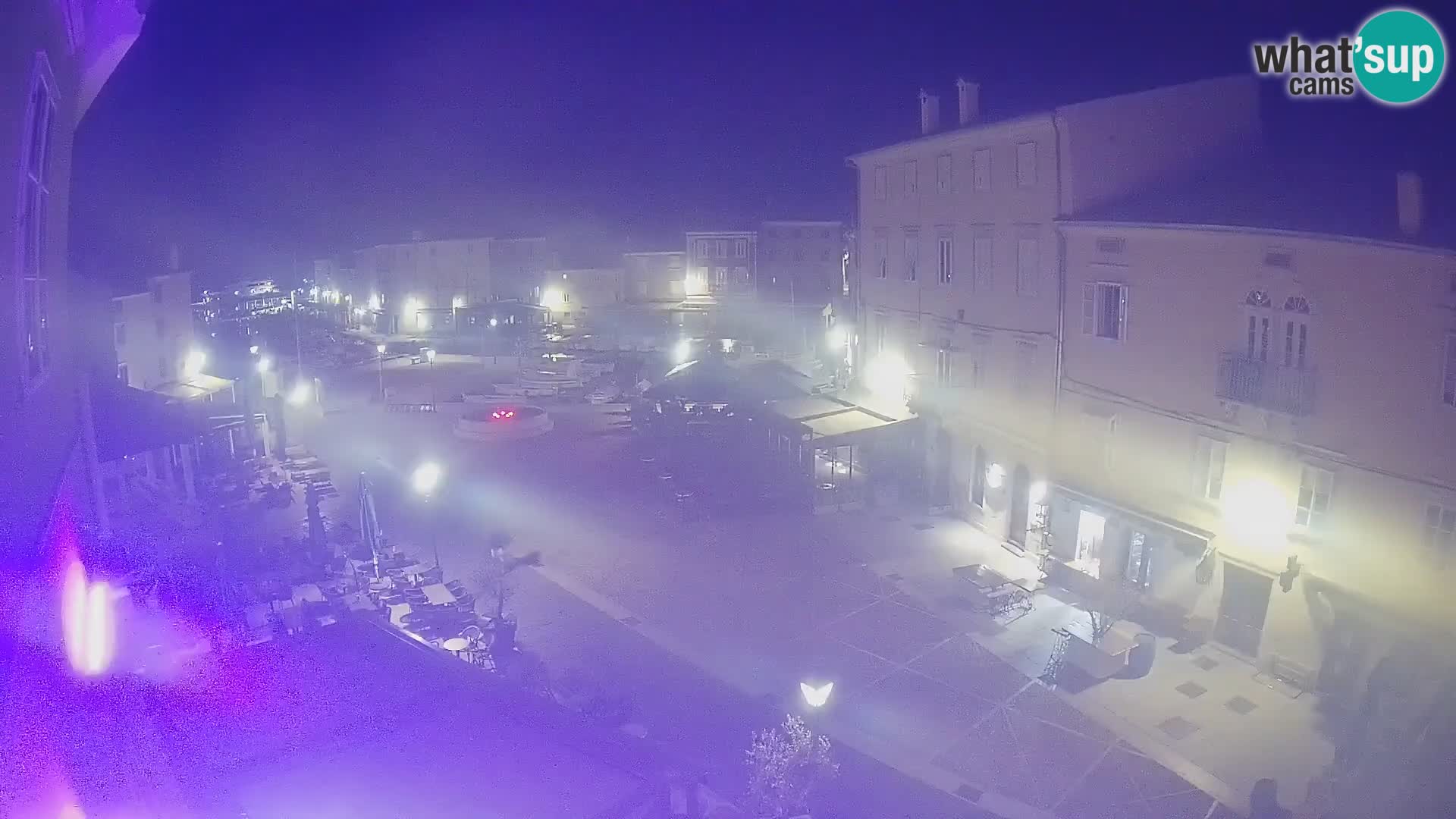 LIVE cam Cres city – place principale et “mandrač” – île de Cres – Croatie