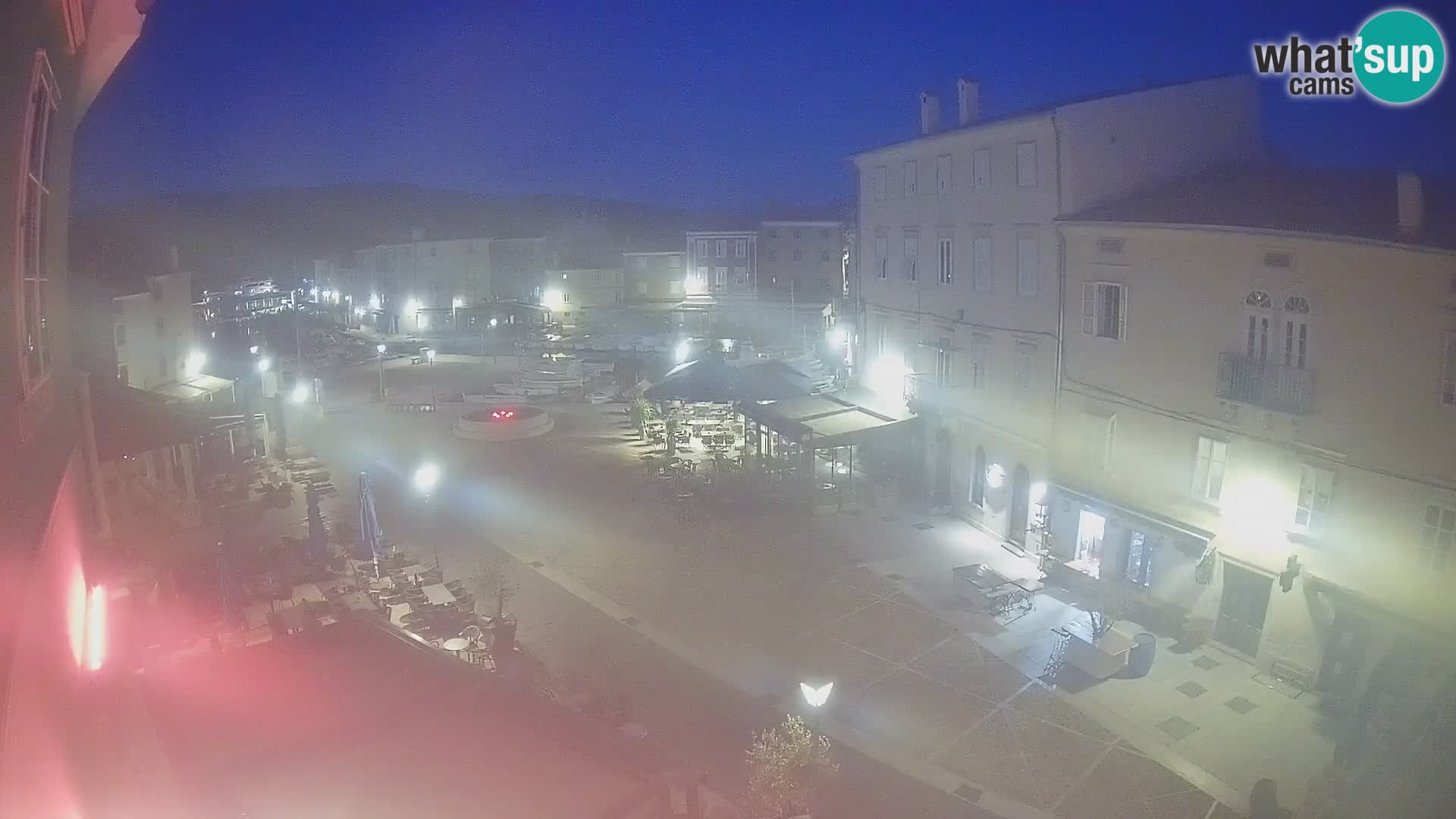 LIVE cam Cres city – place principale et “mandrač” – île de Cres – Croatie