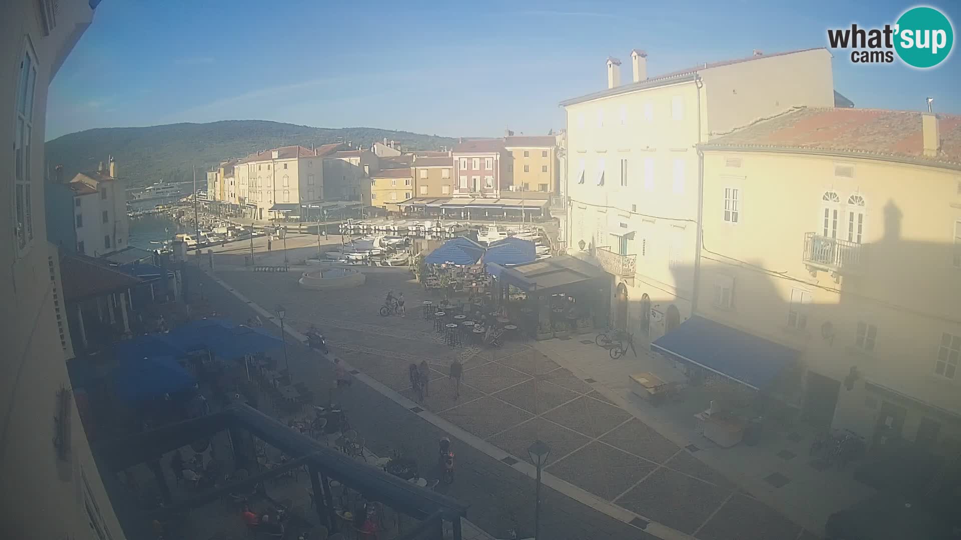 Cámara en vivo ciudad de Cres – plaza principal y “mandrač” – isla de Cres – Croacia