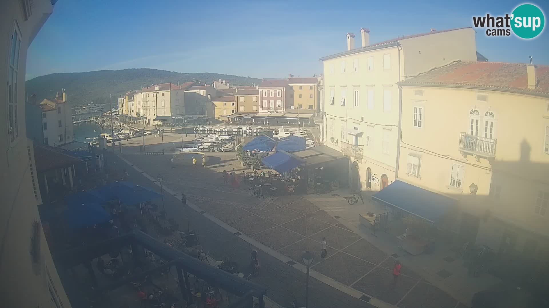 LIVE cam Cres city – place principale et “mandrač” – île de Cres – Croatie