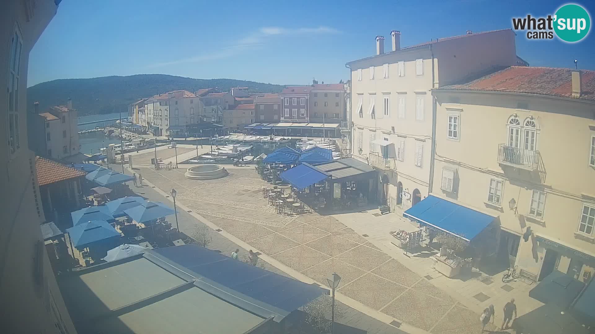 LIVE cam Cres city – place principale et “mandrač” – île de Cres – Croatie