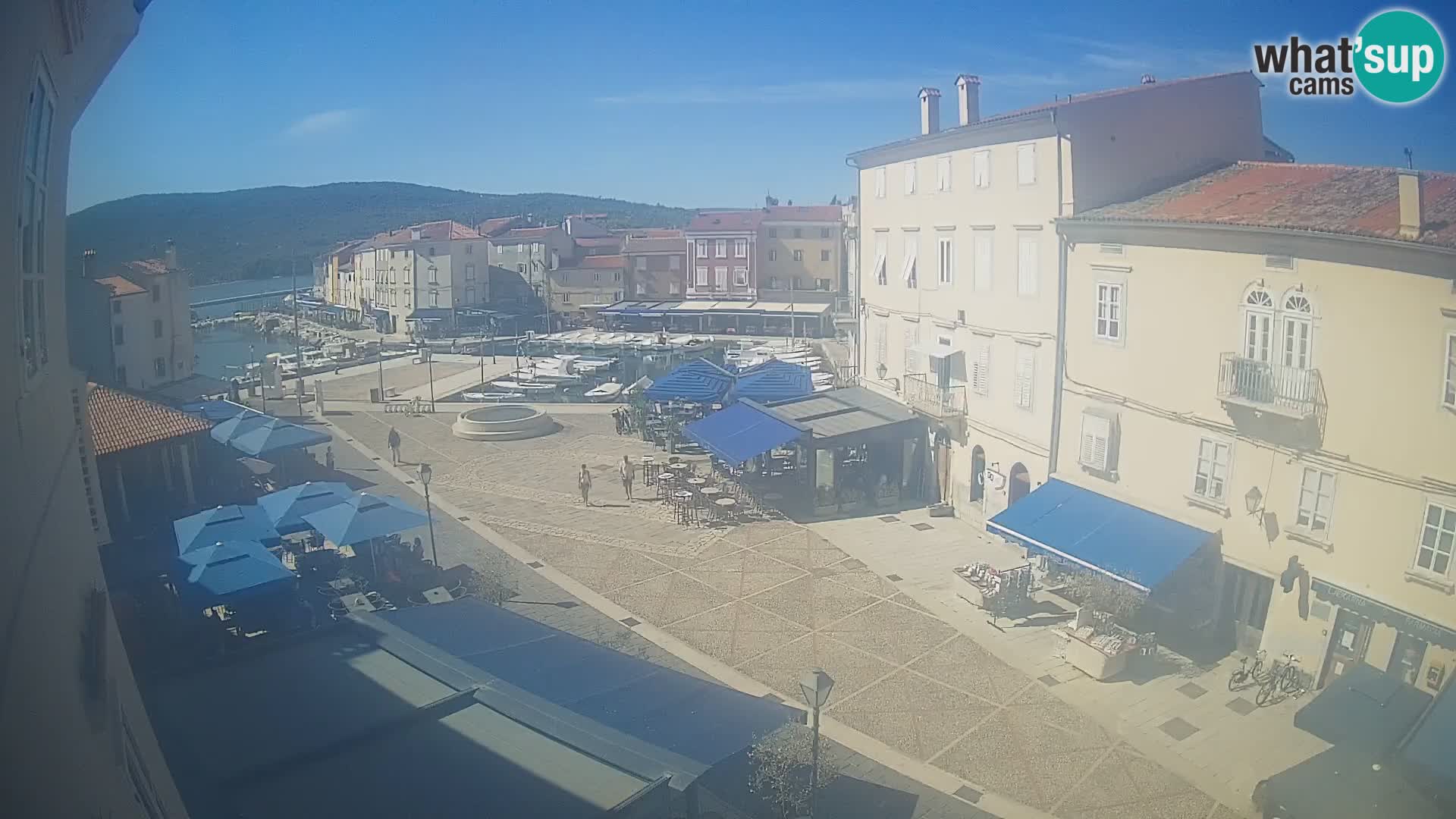 LIVE cam Cres city – place principale et “mandrač” – île de Cres – Croatie