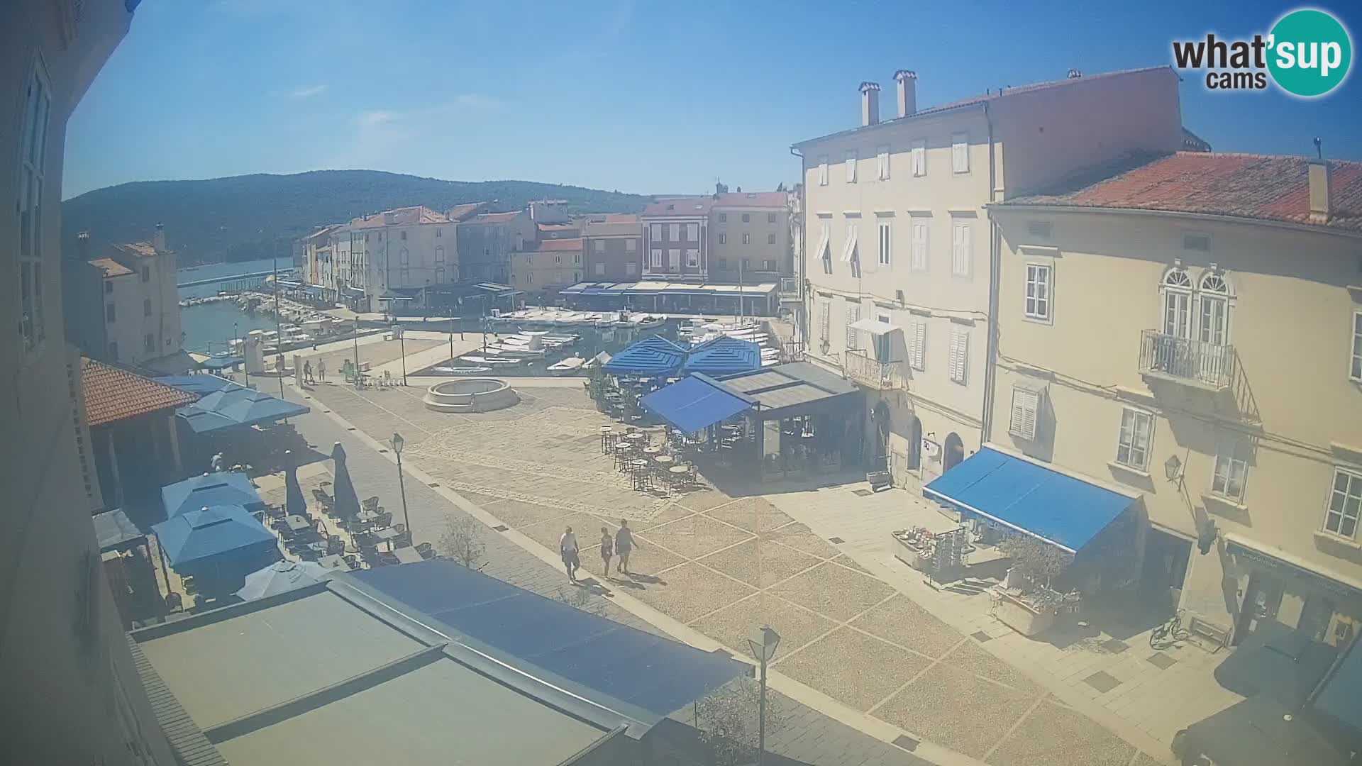 LIVE cam Cres city – place principale et “mandrač” – île de Cres – Croatie