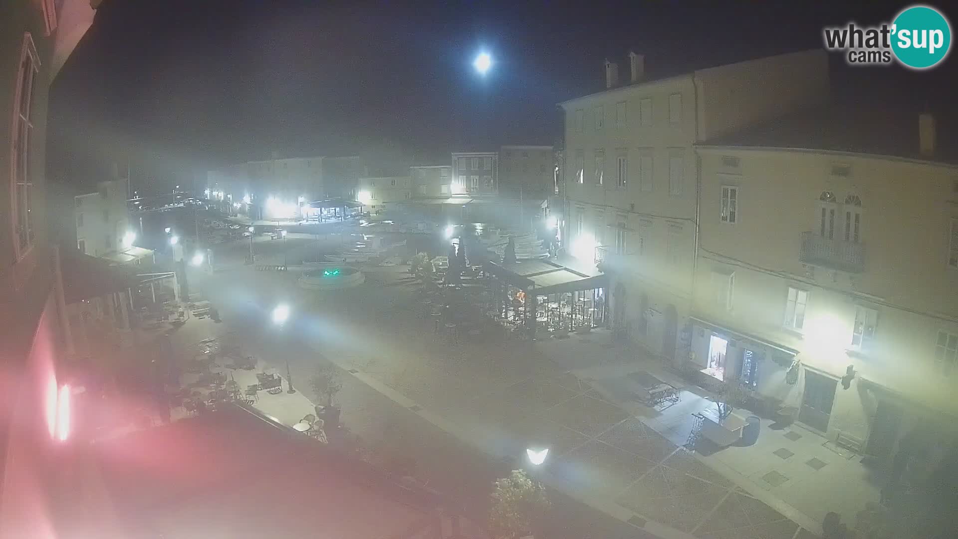 LIVE cam Cres city – place principale et “mandrač” – île de Cres – Croatie