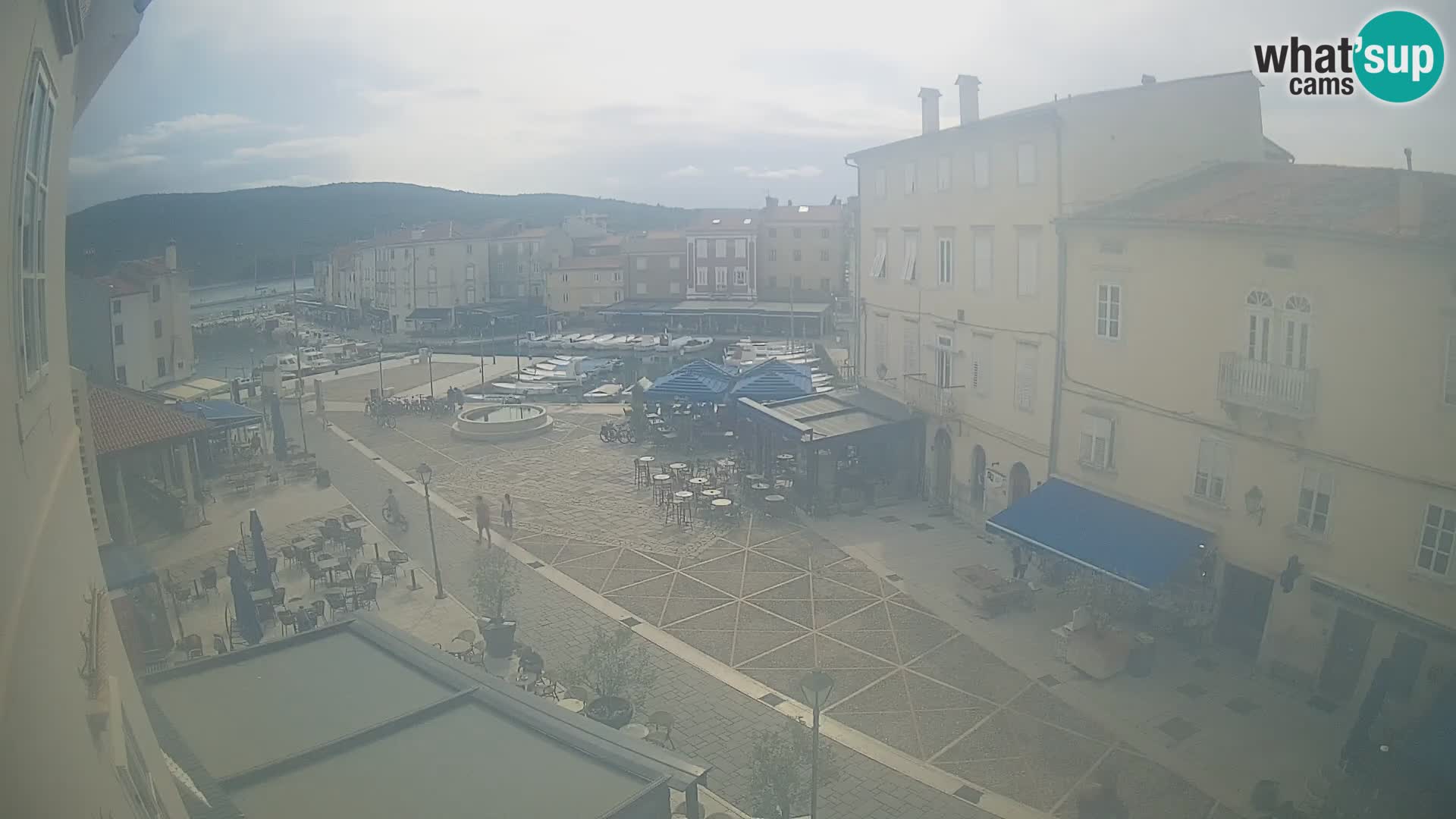 LIVE cam Cres Stadt – Hauptplatz und “mandrač” – Cres Insel – Kroatien