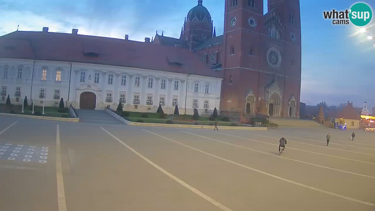 Camera en vivo Đakovo Catedral Sv. Petra