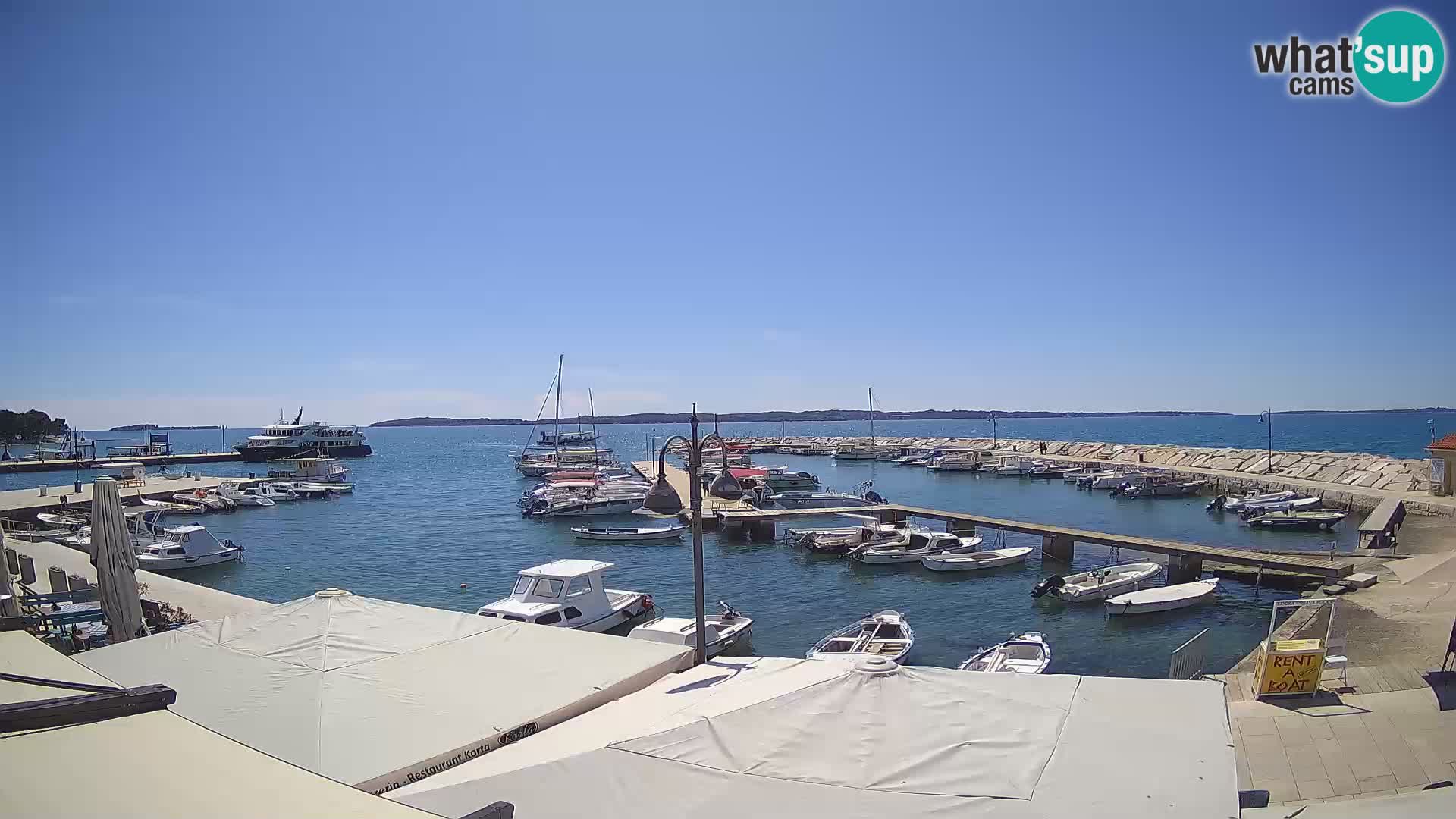 Spletna kamera Fažana riva in mestna marina – Istra