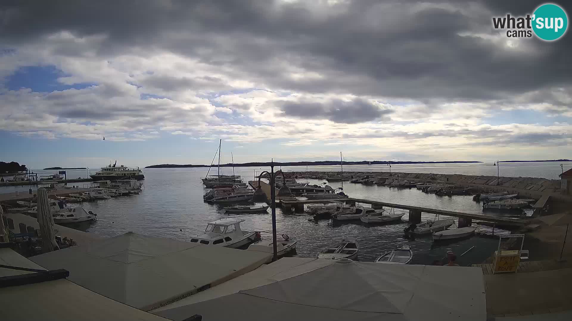Spletna kamera Fažana riva in mestna marina – Istra