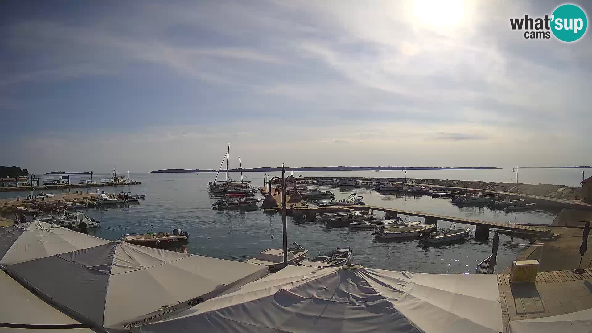 Fažana Camera en vivo riva y marina de la ciudad – Istria