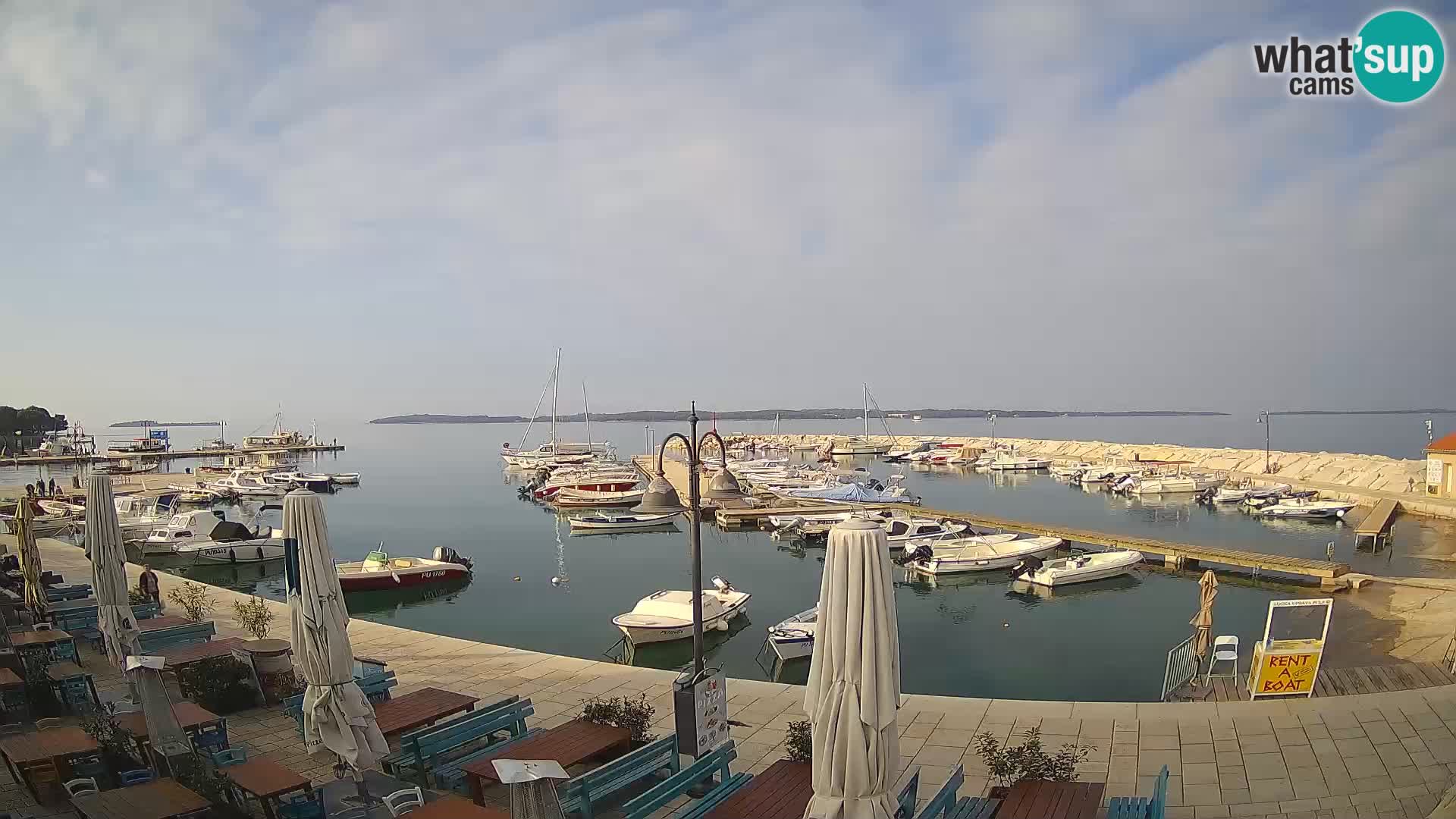 Fažana Camera en vivo riva y marina de la ciudad – Istria