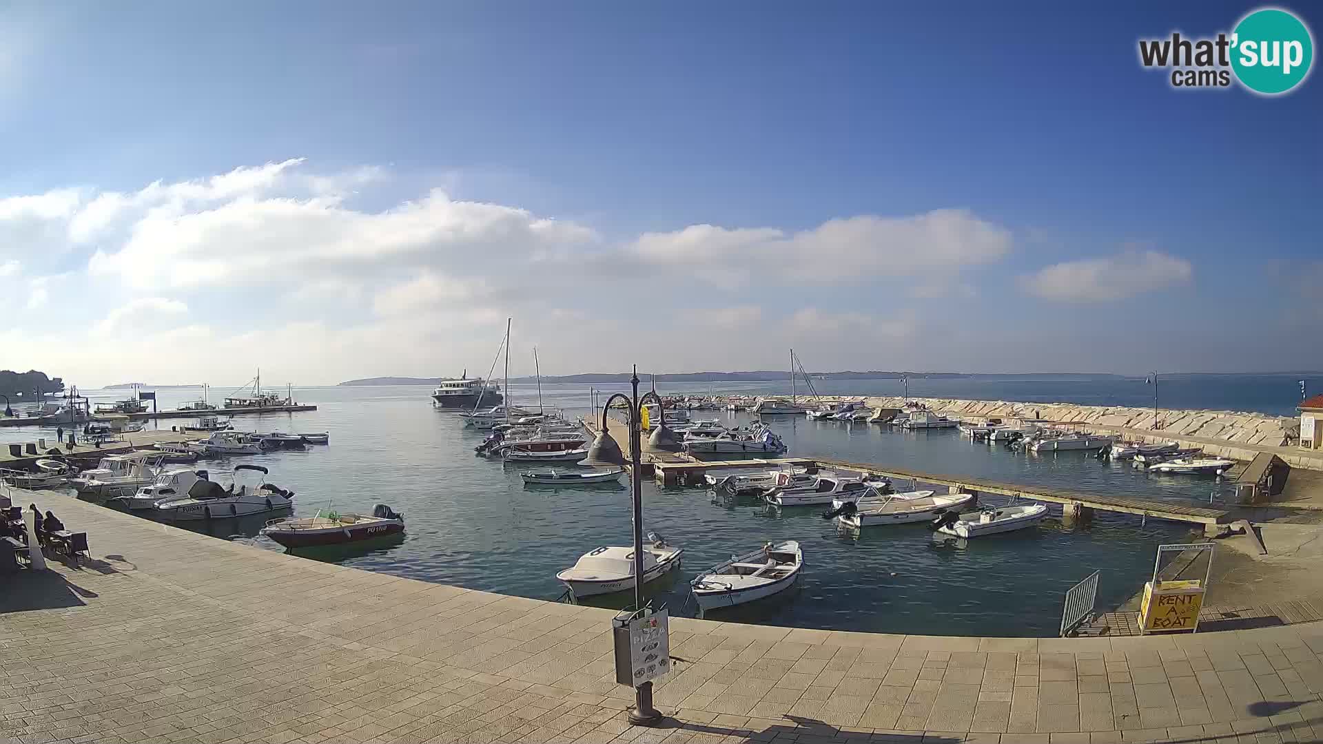 Fažana Camera en vivo riva y marina de la ciudad – Istria