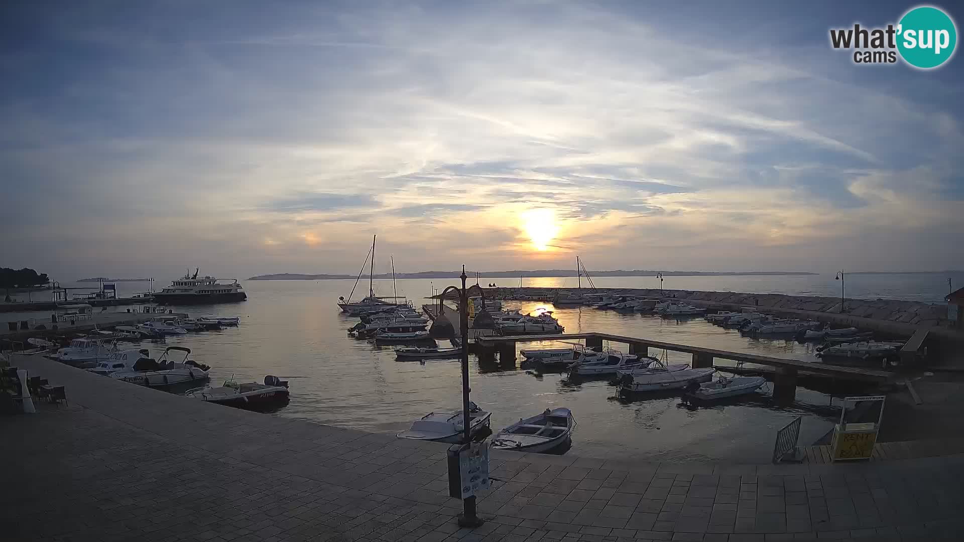 Fažana Camera en vivo riva y marina de la ciudad – Istria