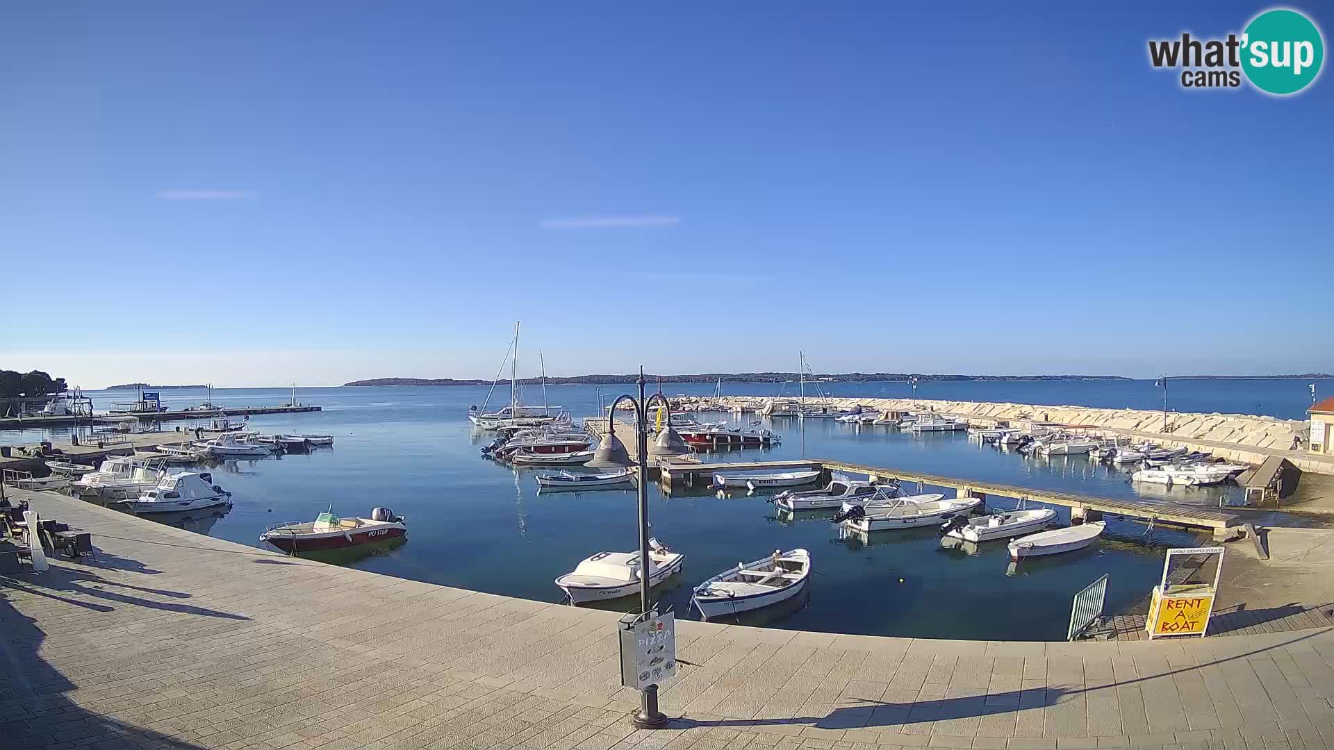 Fažana Camera en vivo riva y marina de la ciudad – Istria