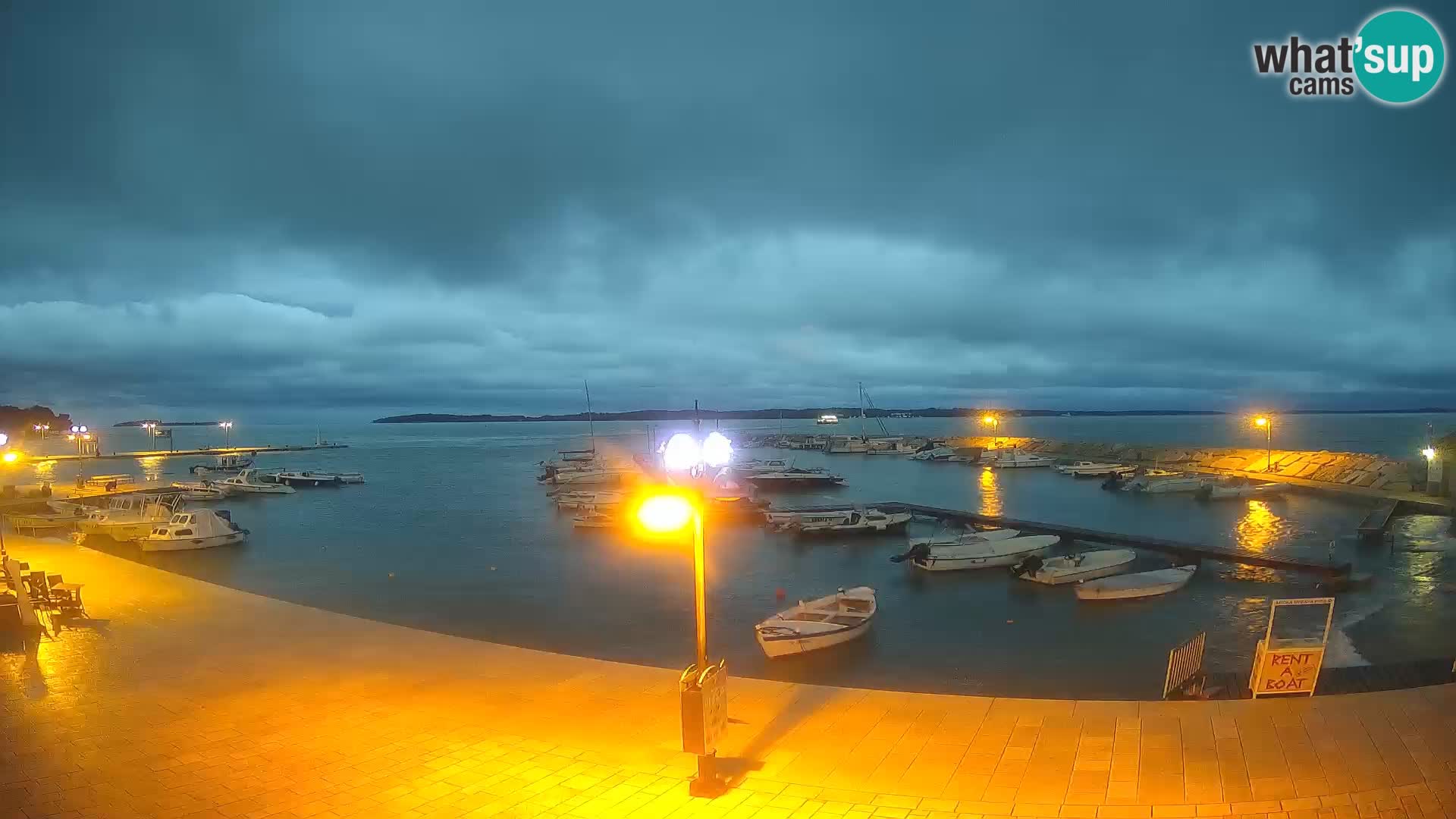 Fažana Camera en vivo riva y marina de la ciudad – Istria